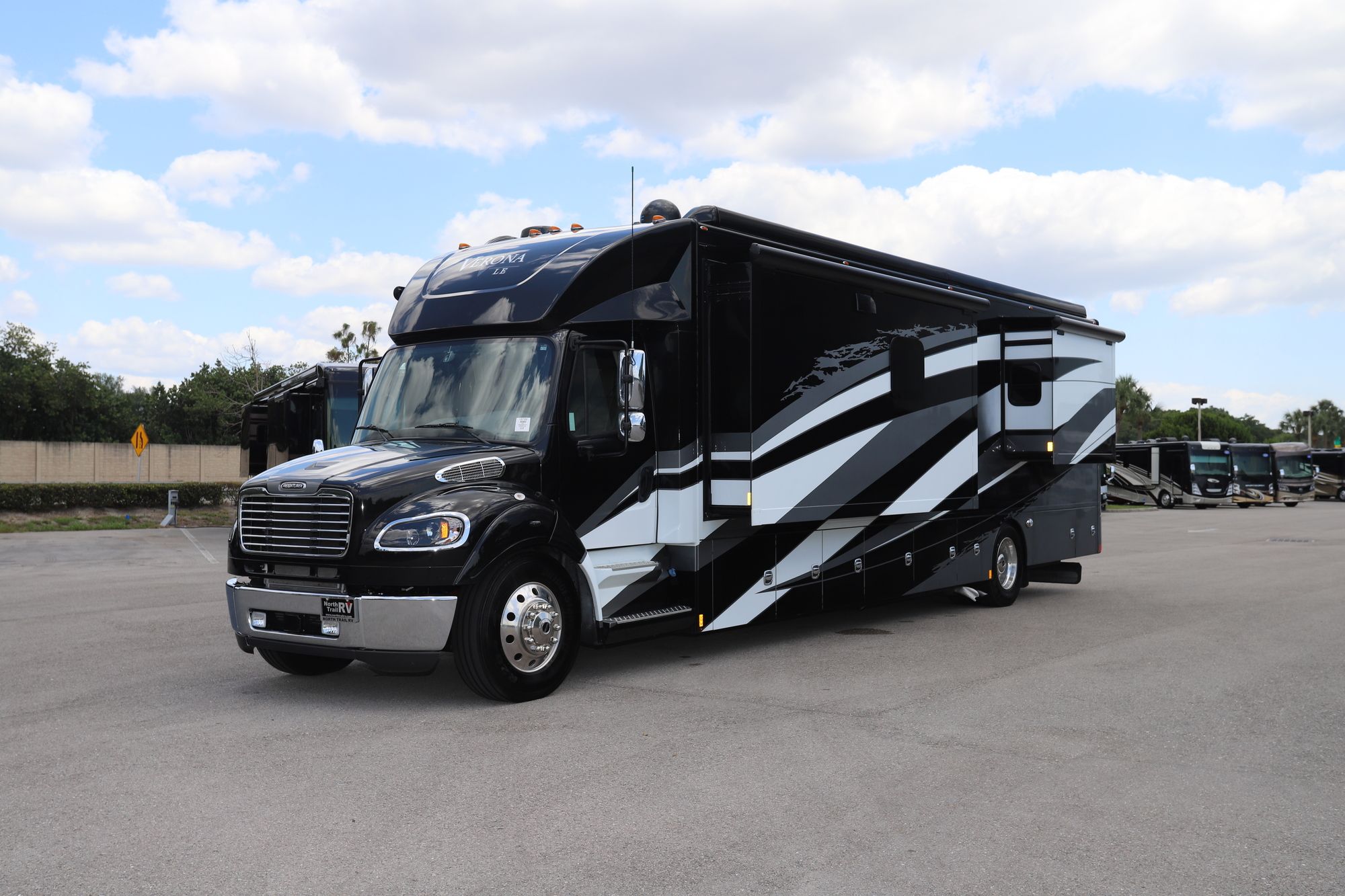 Used 2021 Renegade Rv Verona Le 40LRB Super C  For Sale