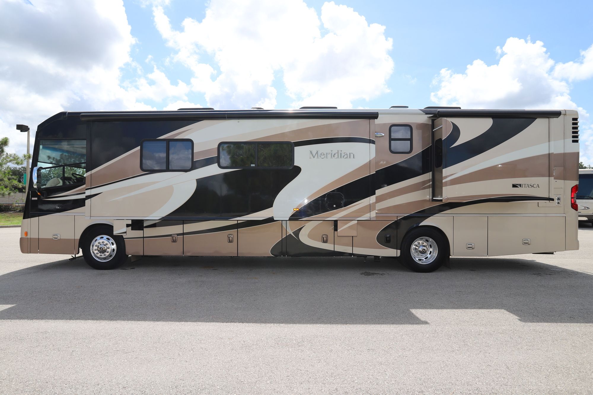 Used 2014 Itasca Meridian 40U Class A  For Sale