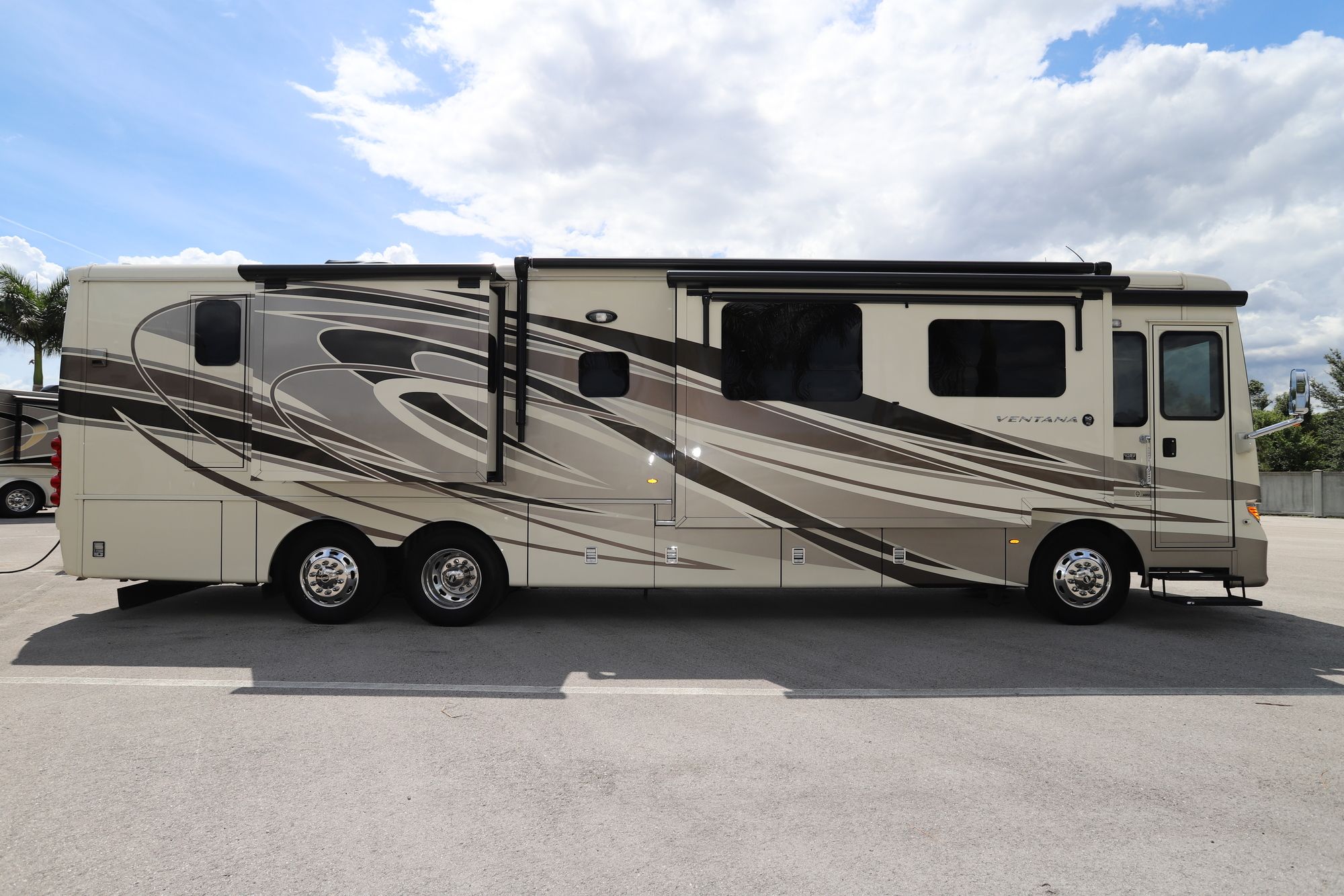 Used 2018 Newmar Ventana 4002 Class A  For Sale