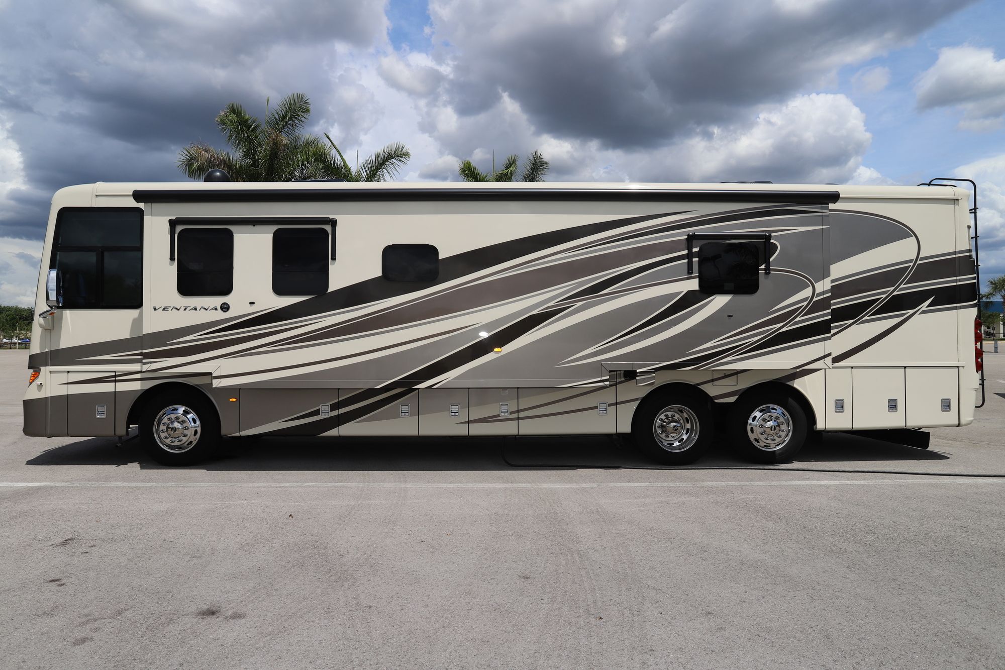 Used 2018 Newmar Ventana 4002 Class A  For Sale