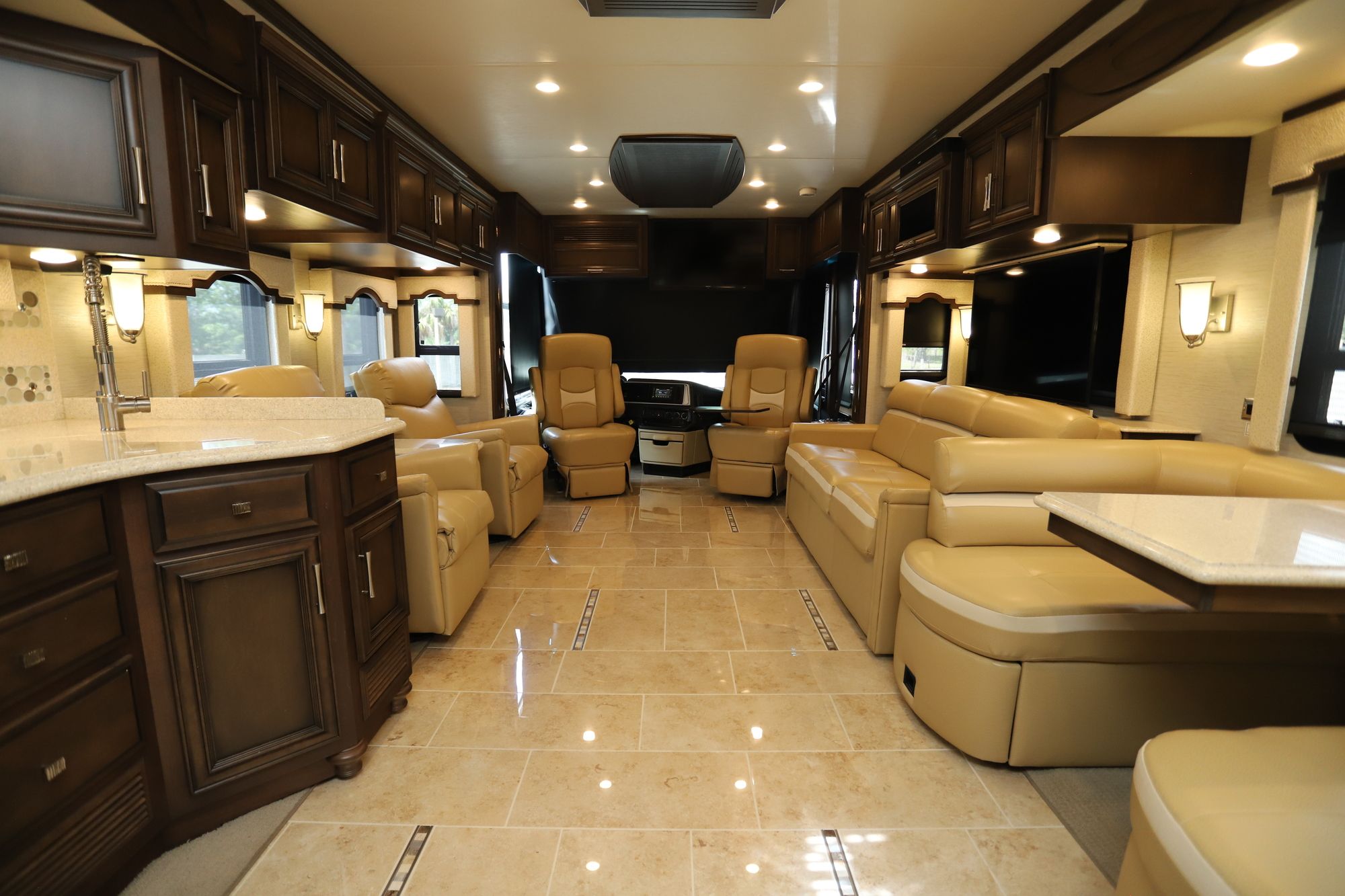 Used 2018 Newmar Ventana 4002 Class A  For Sale