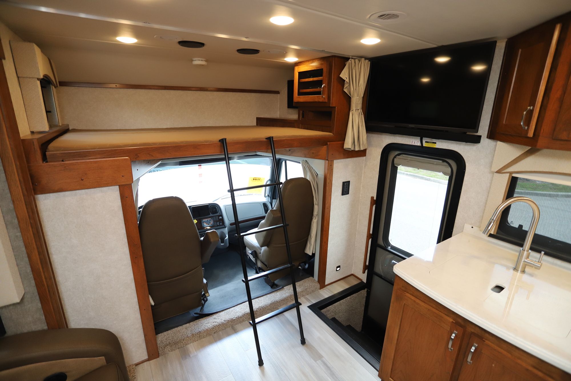 Used 2021 Renegade Rv Valencia 38RB Super C  For Sale