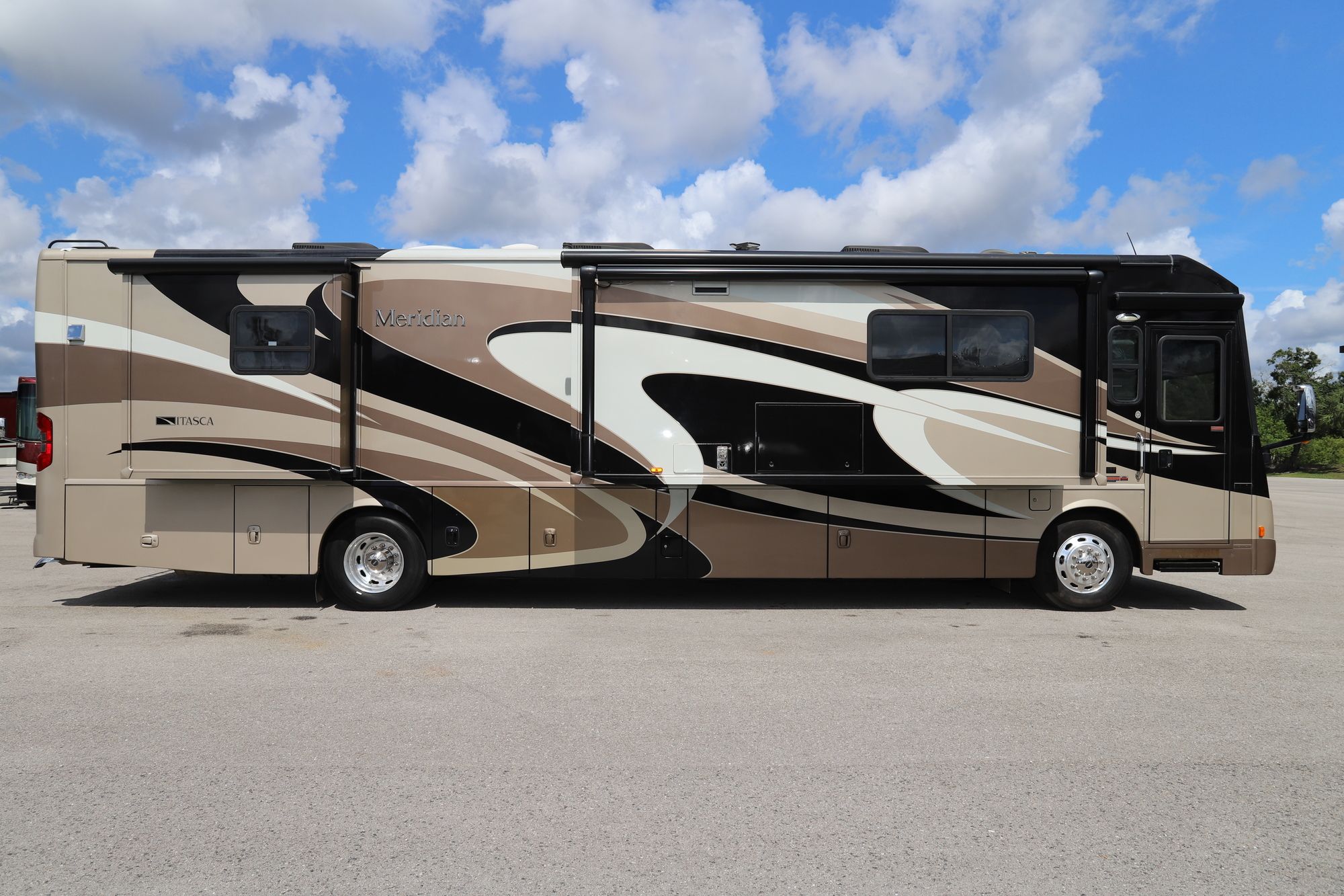 Used 2014 Itasca Meridian 40U Class A  For Sale