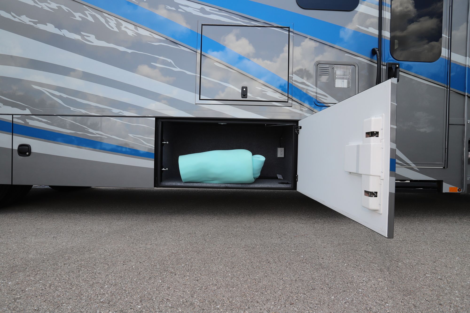 Used 2021 Renegade Rv Valencia 38RB Super C  For Sale