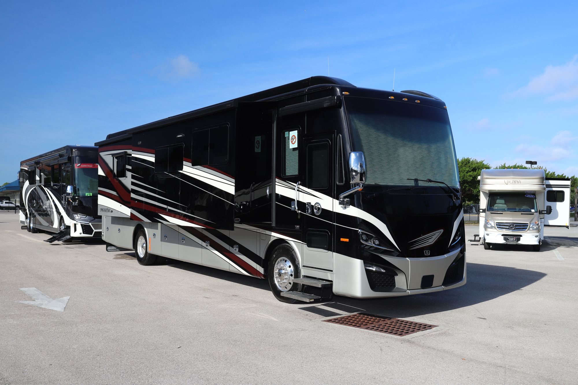 New 2021 Tiffin Motor Homes Phaeton 40IH Class A  For Sale