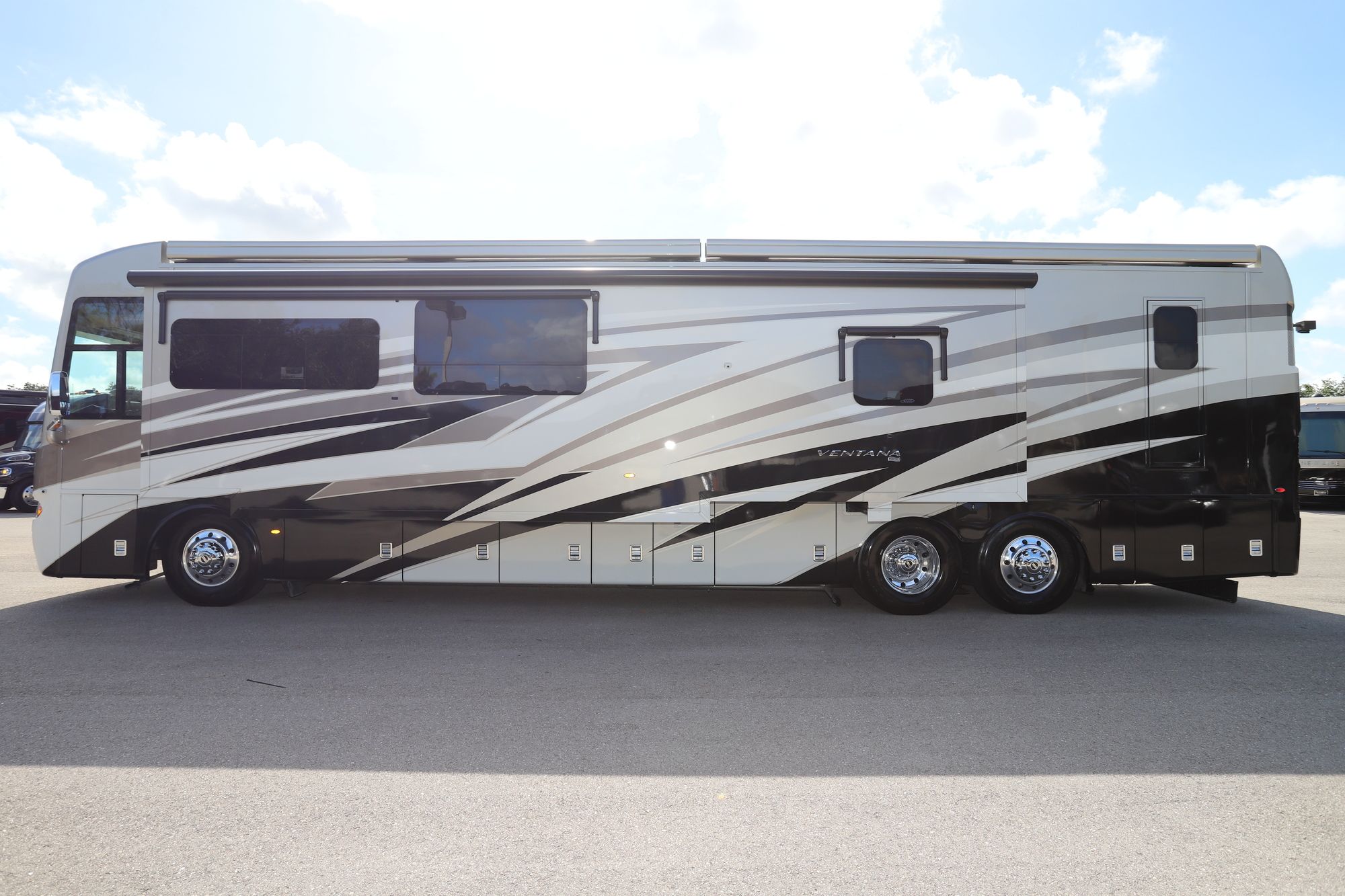 New 2021 Newmar Ventana 4369 Class A  For Sale