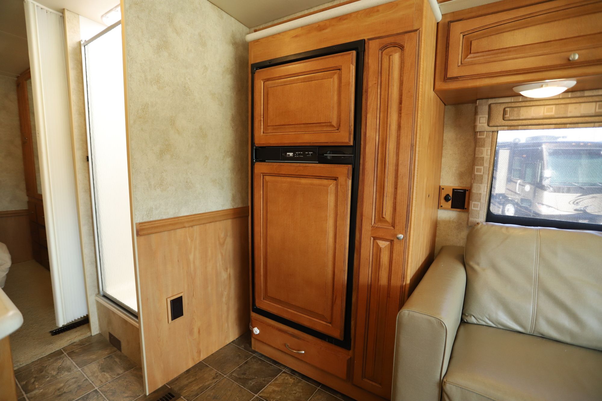 Used 2011 Winnebago Vista 26P Class A  For Sale