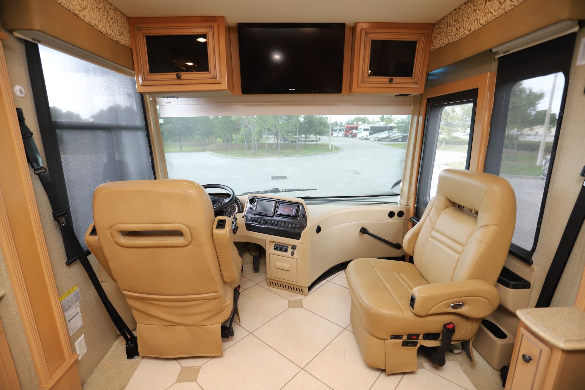 Used 2013 Newmar Dutch Star 4318 Class A  For Sale