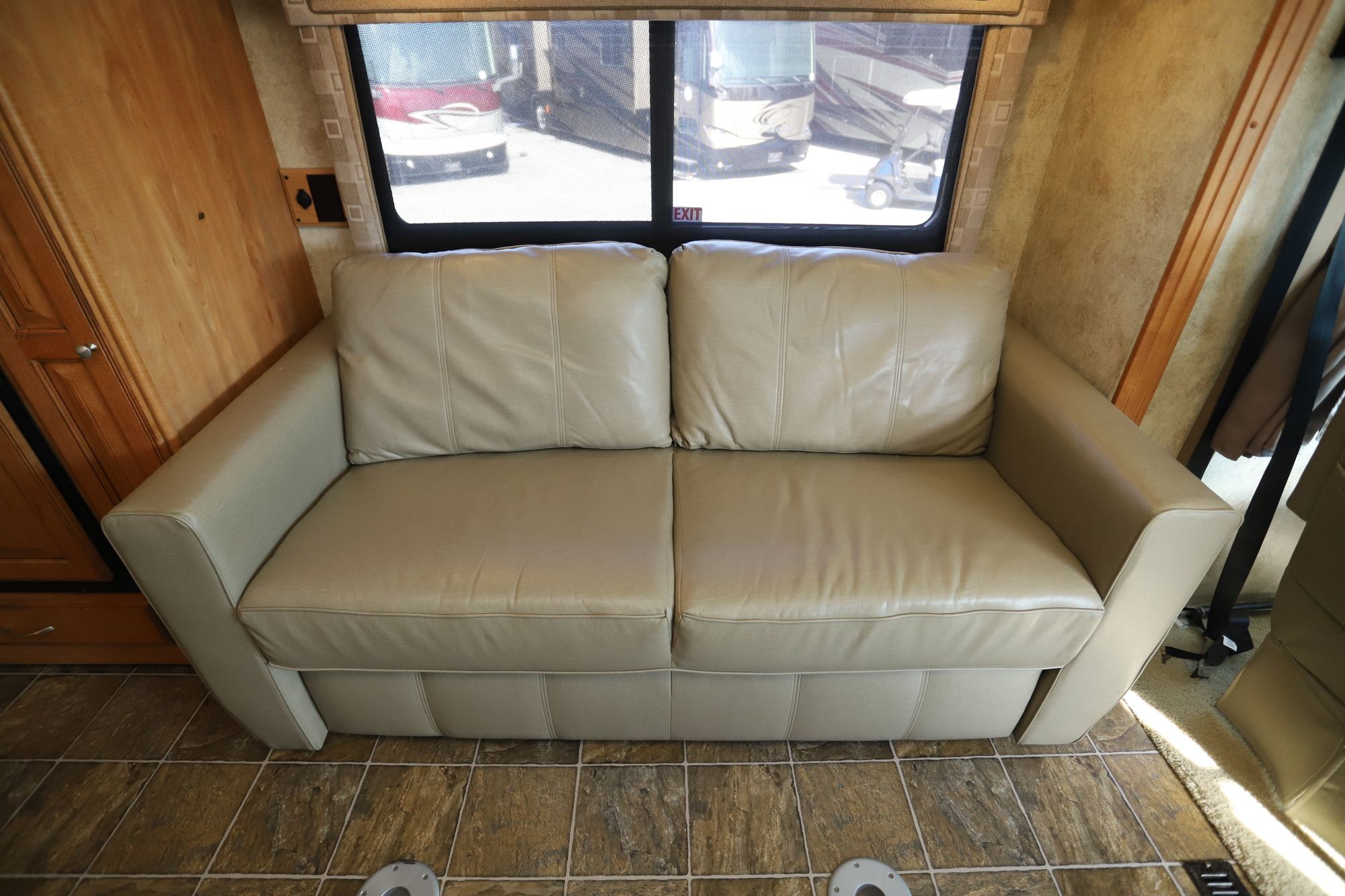 Used 2011 Winnebago Vista 26P Class A  For Sale