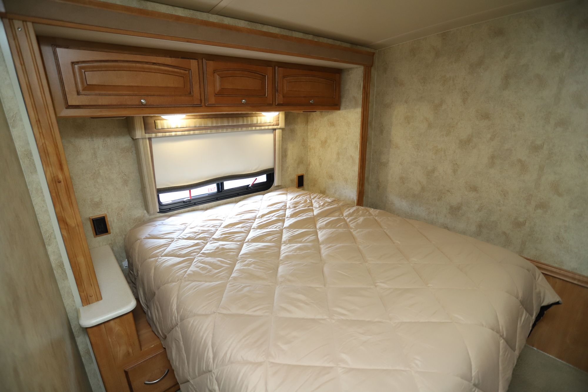 Used 2011 Winnebago Vista 26P Class A  For Sale