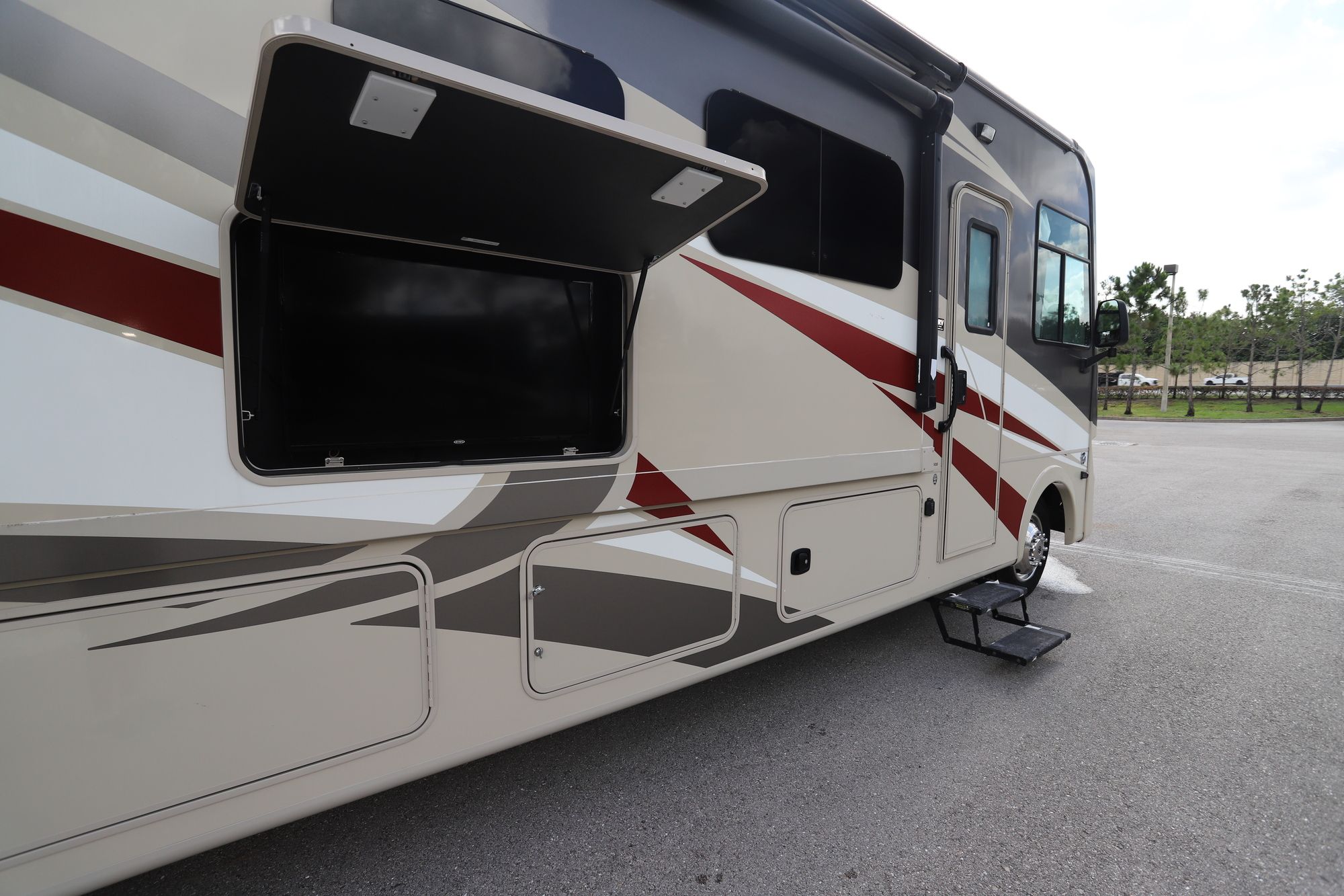 Used 2019 Coachmen Mirada 35OS Class A  For Sale