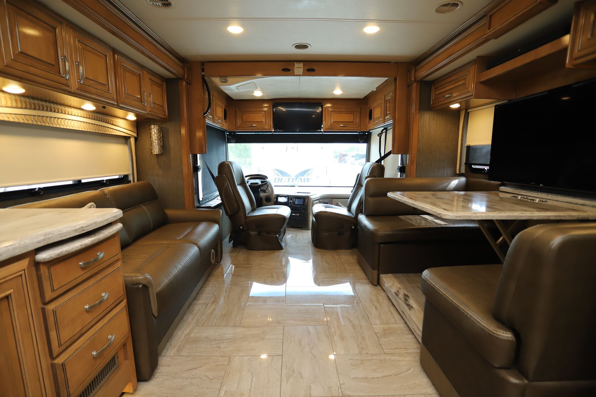 Used 2019 Thor Aria 4000 Class A  For Sale