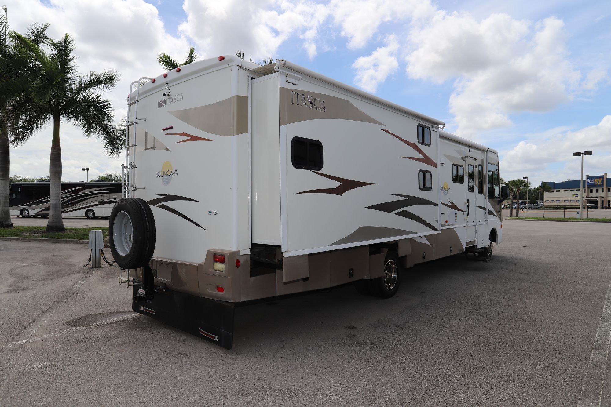 Used 2008 Itasca Sunova 35J Class A  For Sale