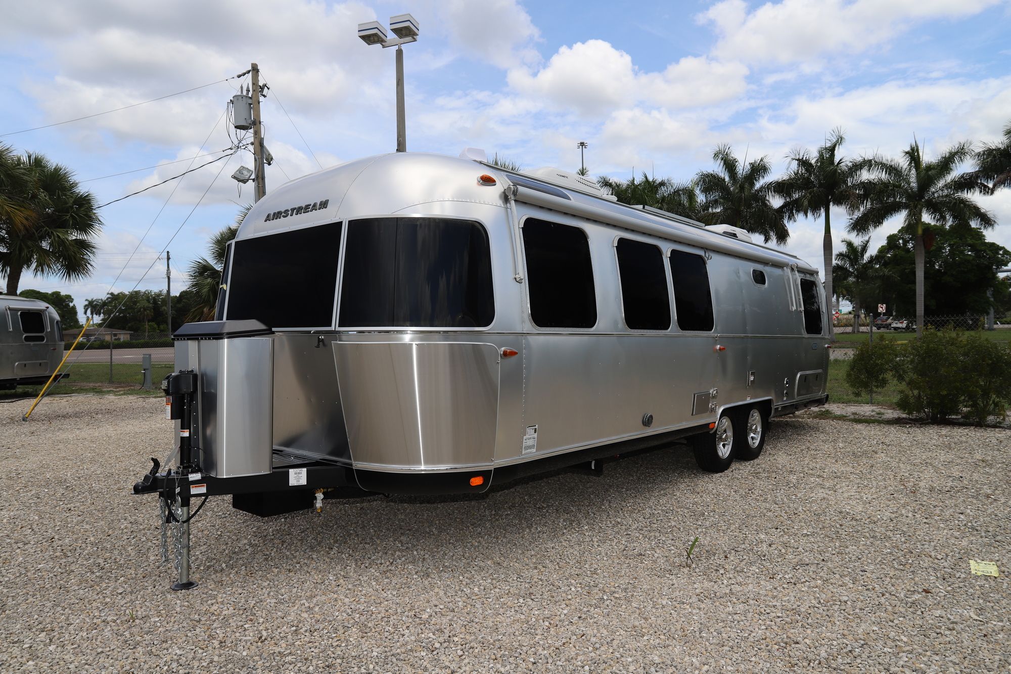 New 2021 Airstream Classic 30RB Travel Trailer  For Sale