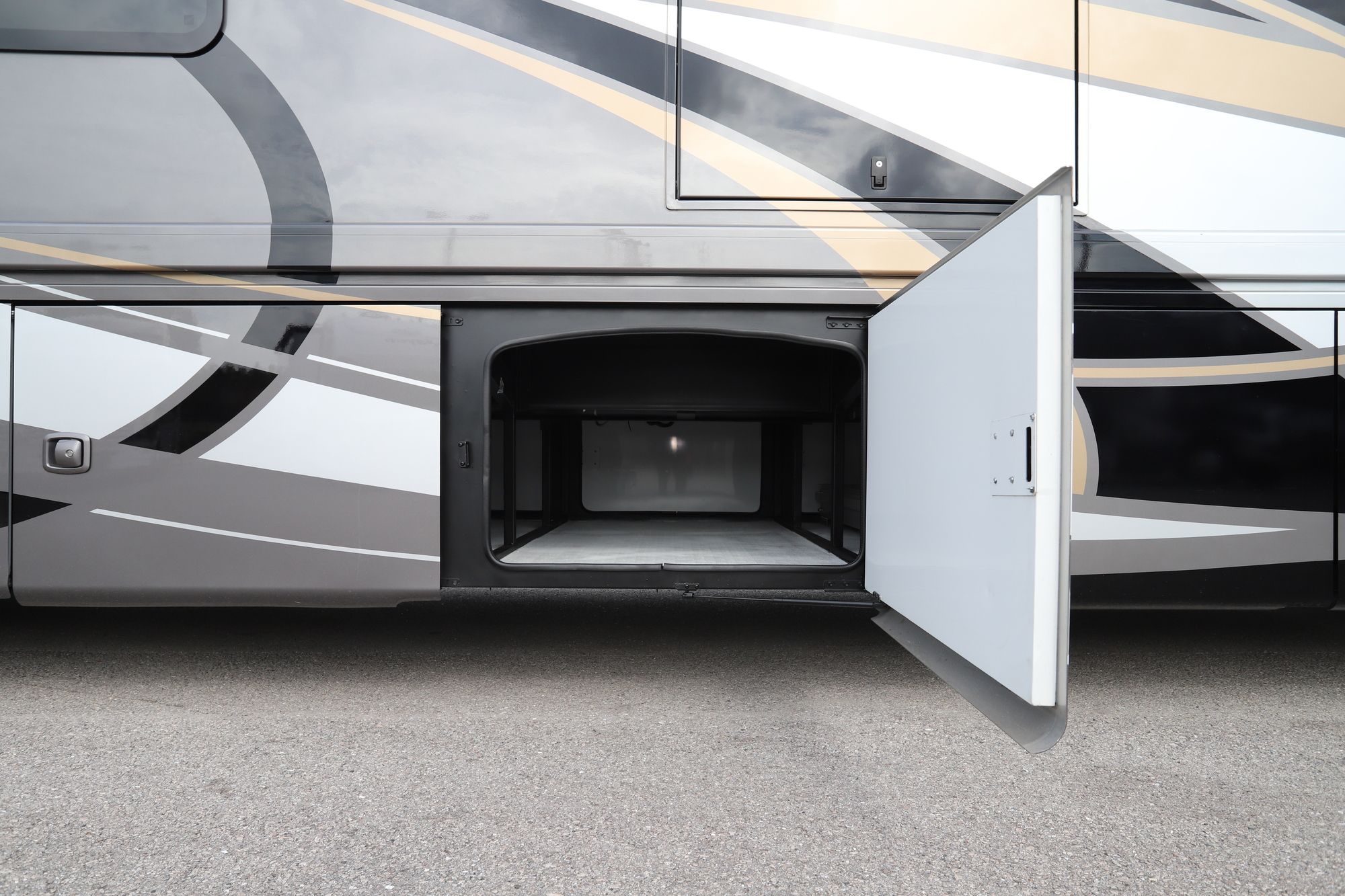 Used 2019 Thor Aria 4000 Class A  For Sale