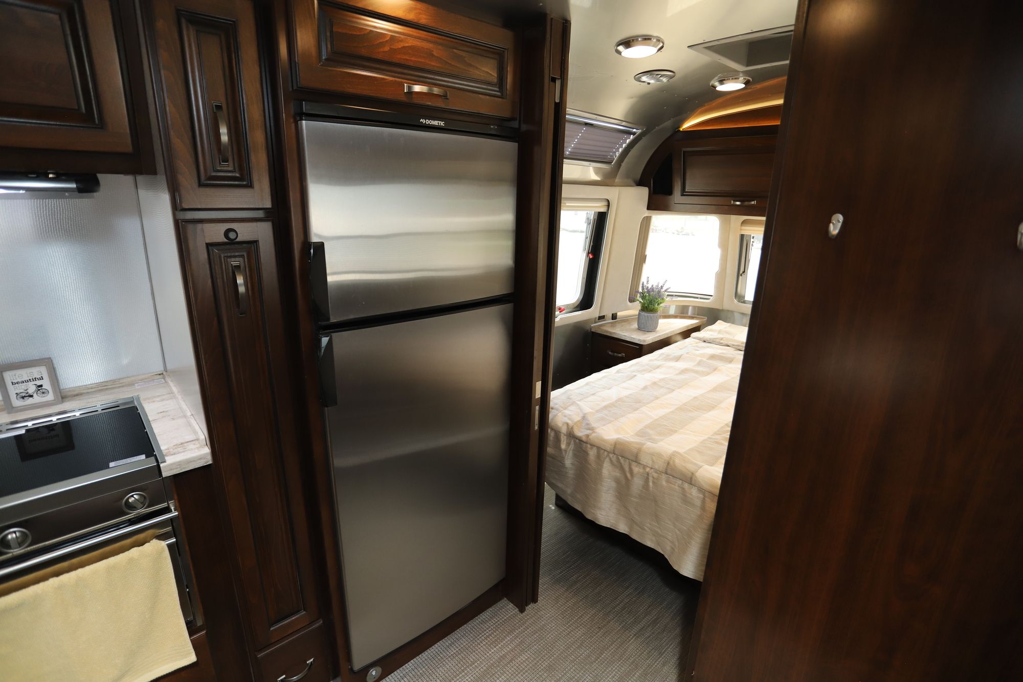 Used 2018 Airstream Classic 33FB Travel Trailer  For Sale