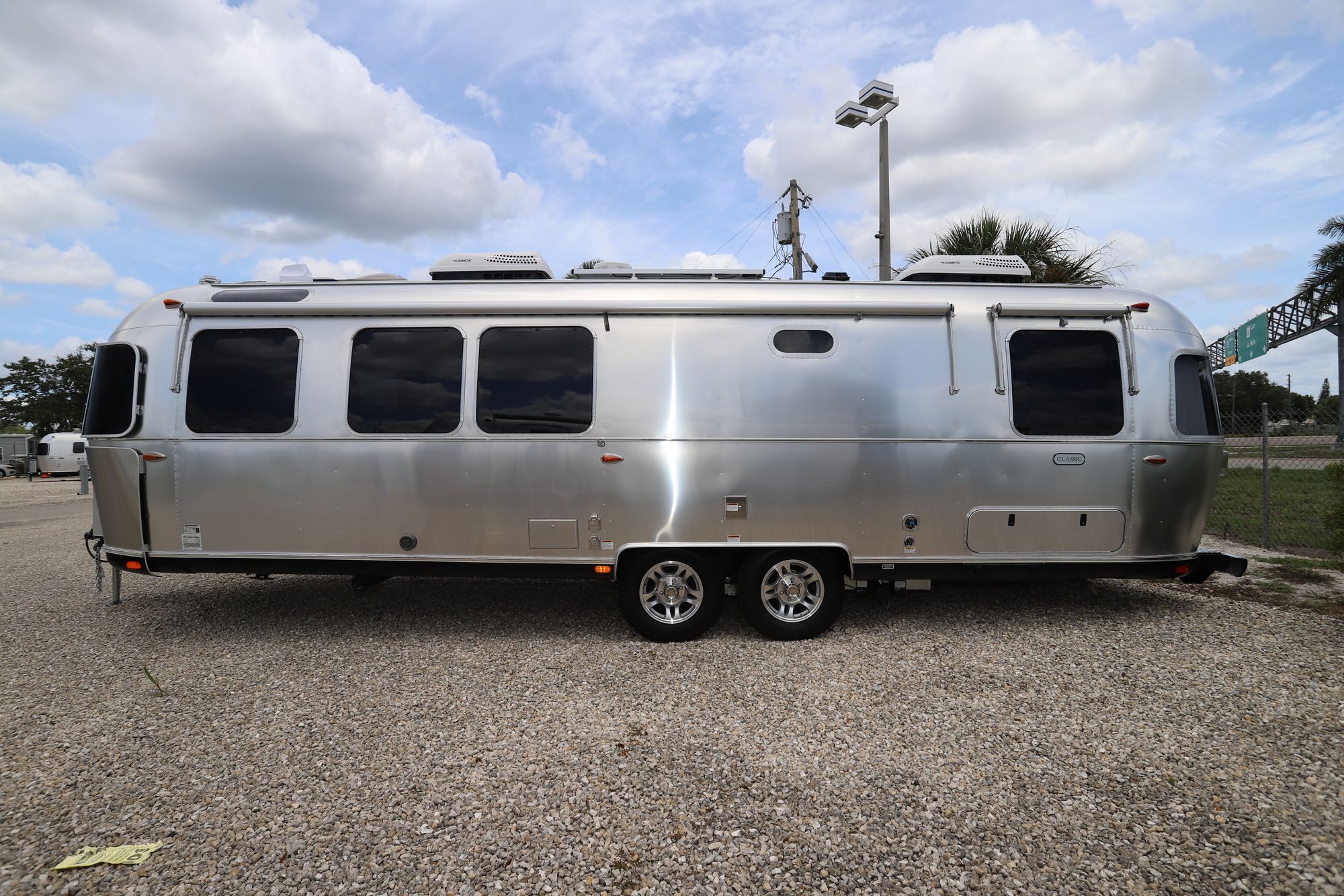 New 2021 Airstream Classic 30RB Travel Trailer  For Sale