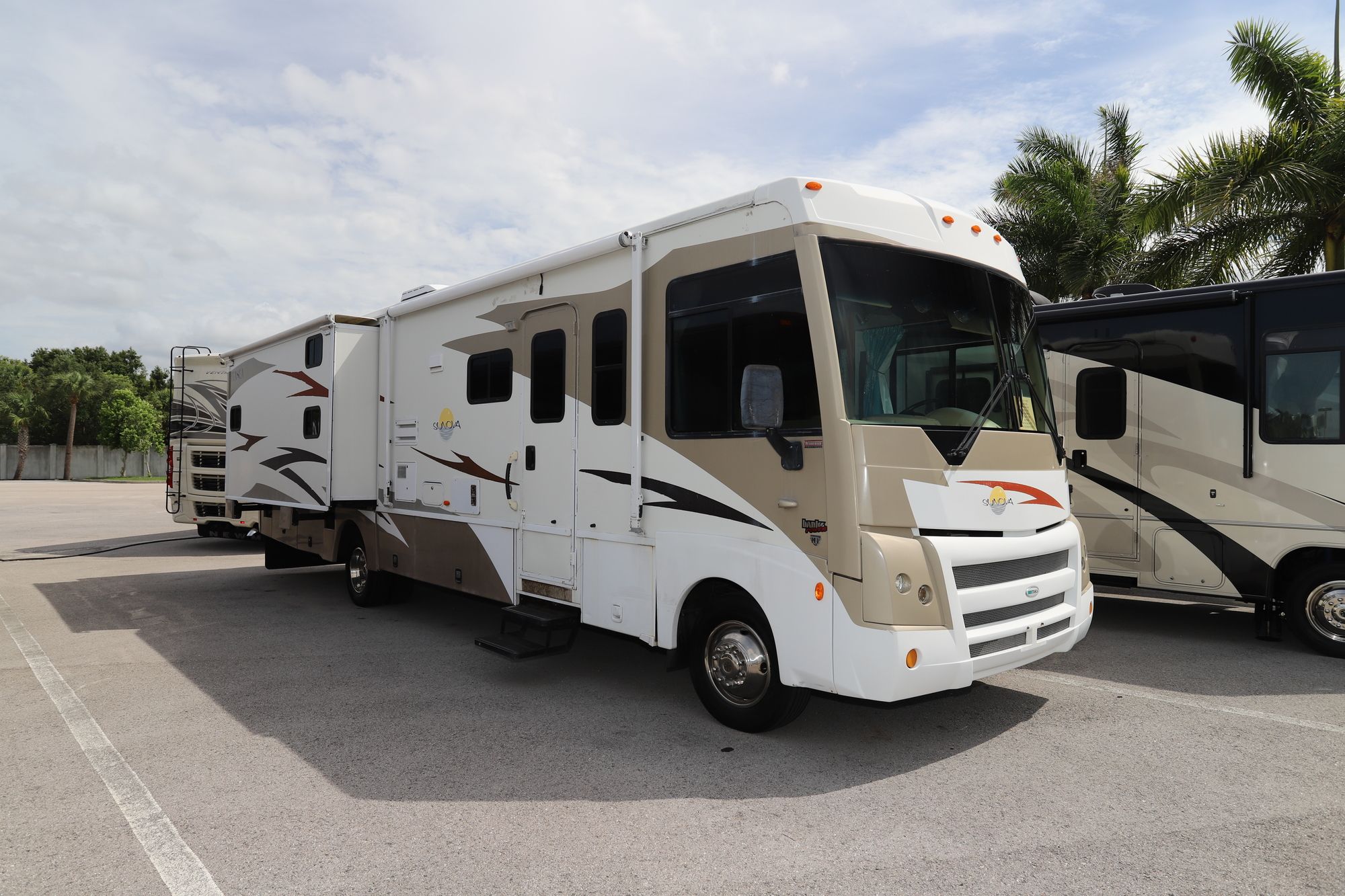 Used 2008 Itasca Sunova 35J Class A  For Sale