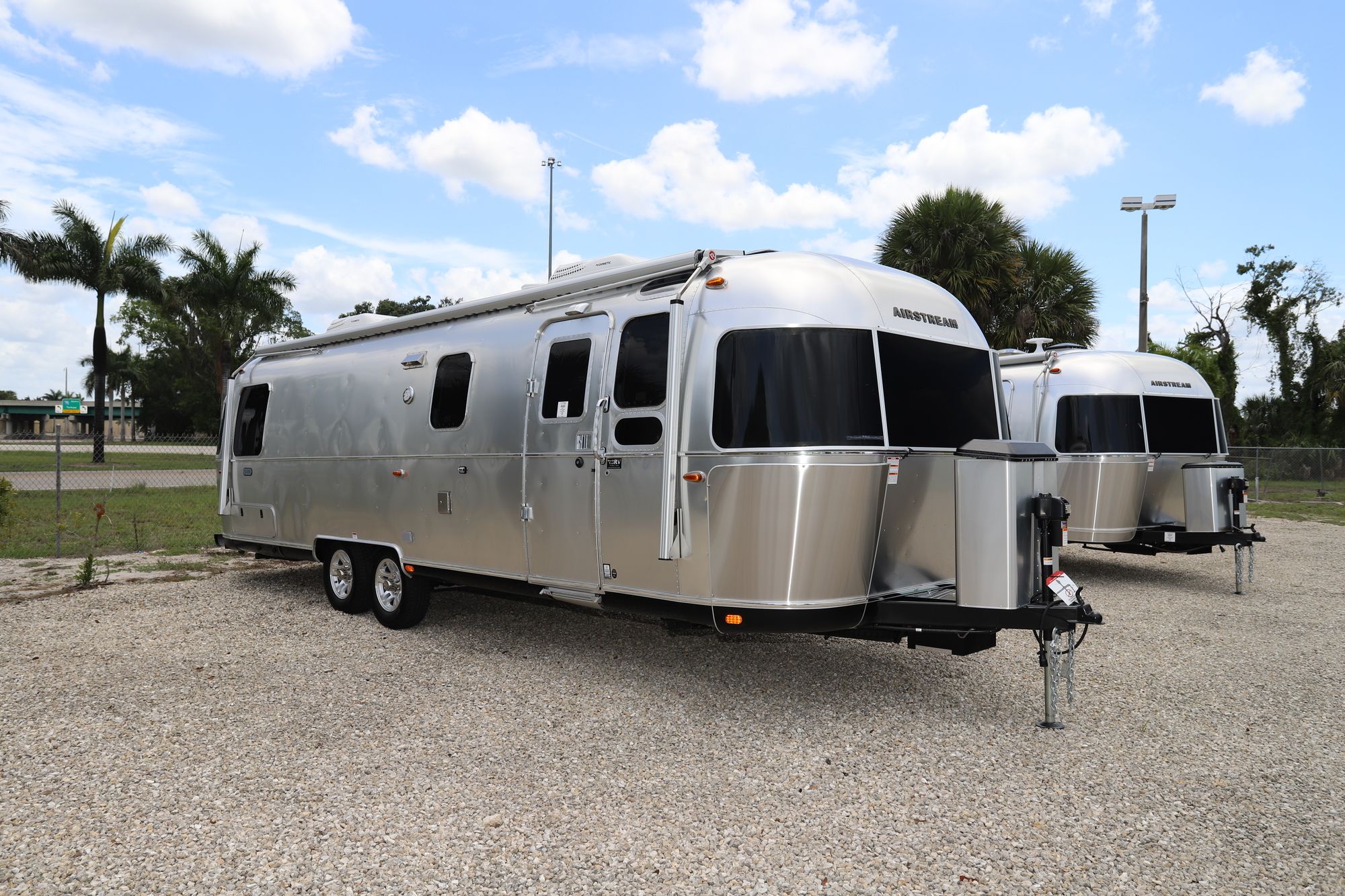 New 2021 Airstream Classic 30RB Travel Trailer  For Sale