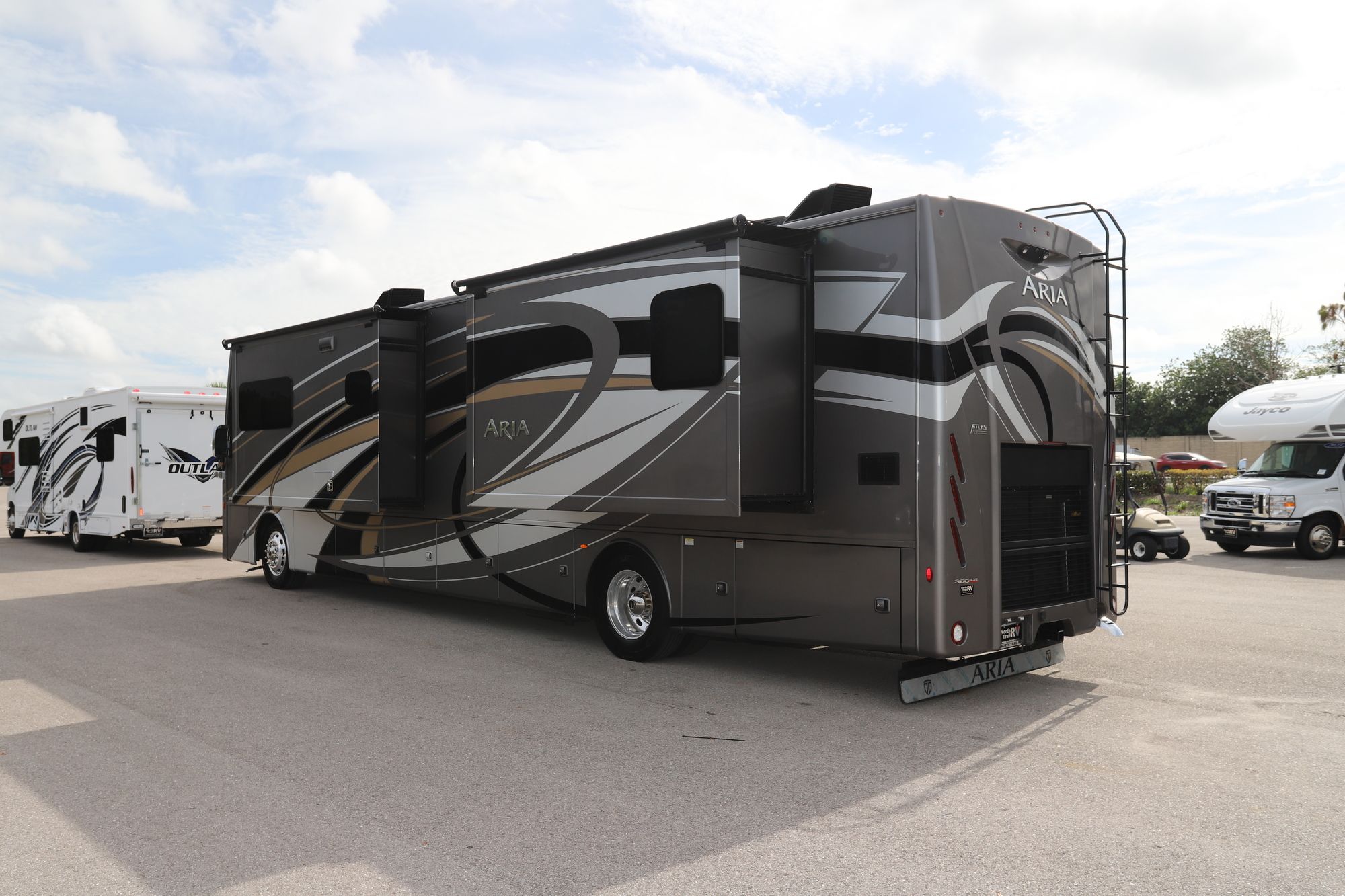 Used 2019 Thor Aria 4000 Class A  For Sale