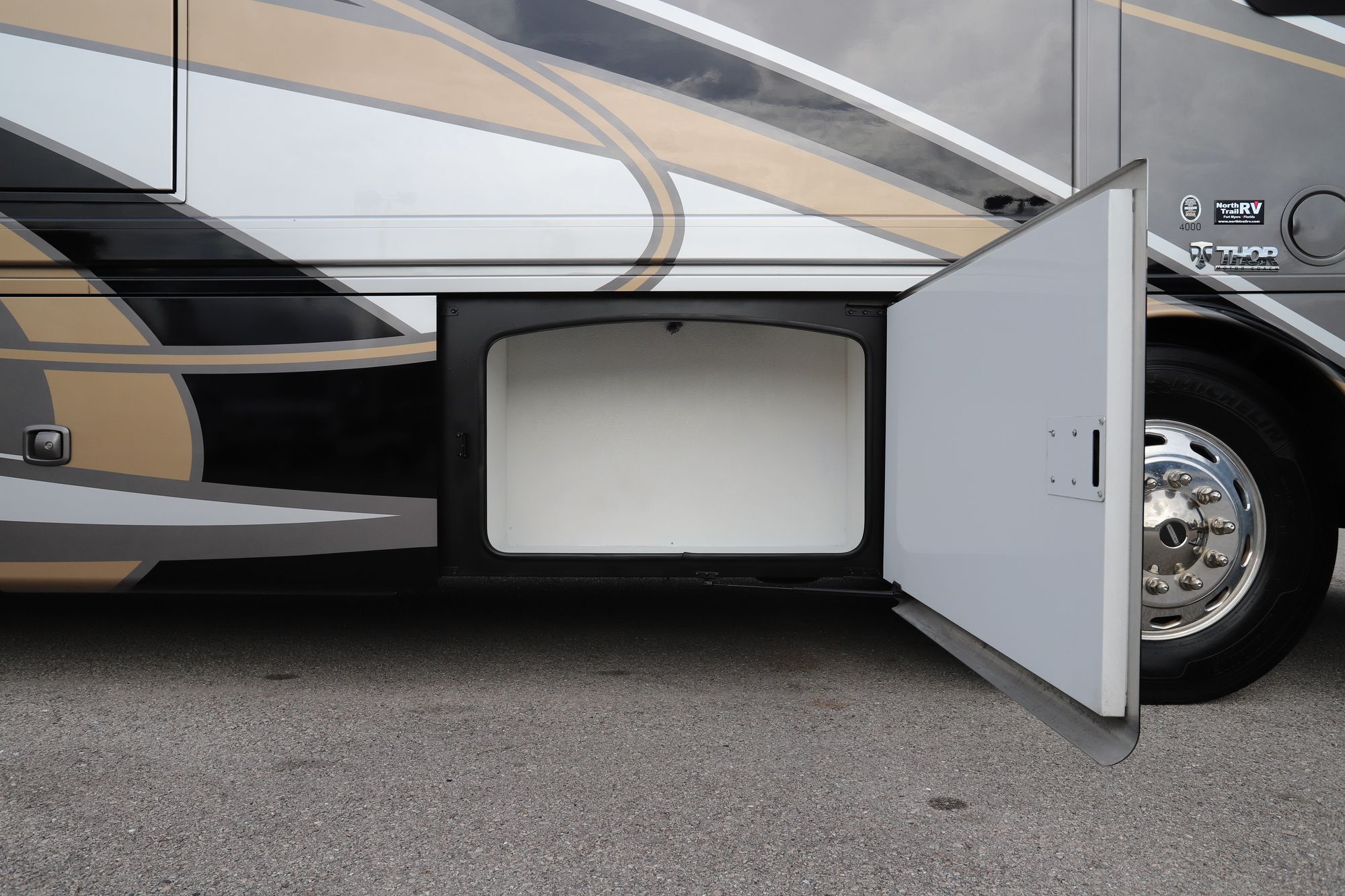 Used 2019 Thor Aria 4000 Class A  For Sale