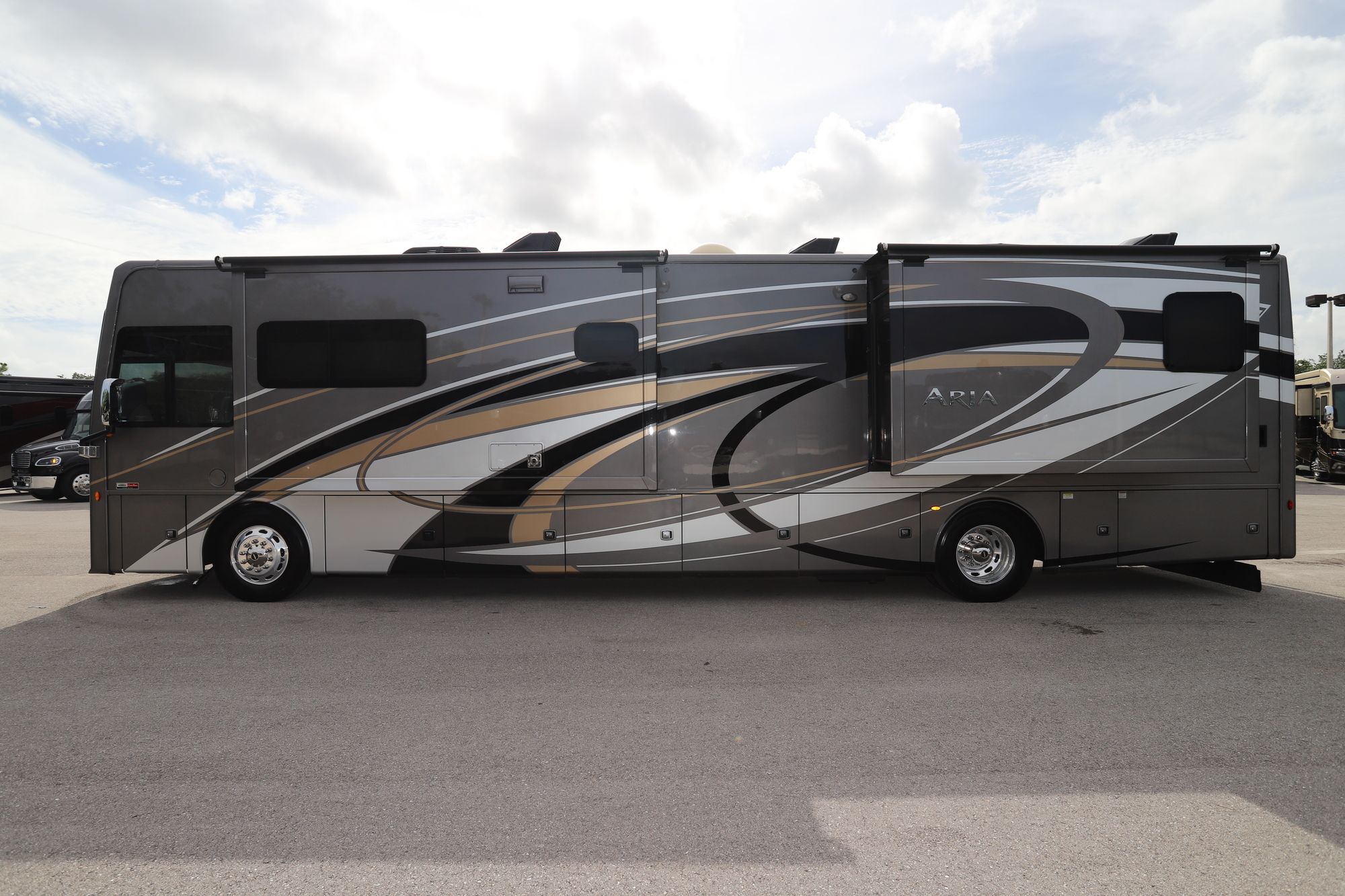 Used 2019 Thor Aria 4000 Class A  For Sale
