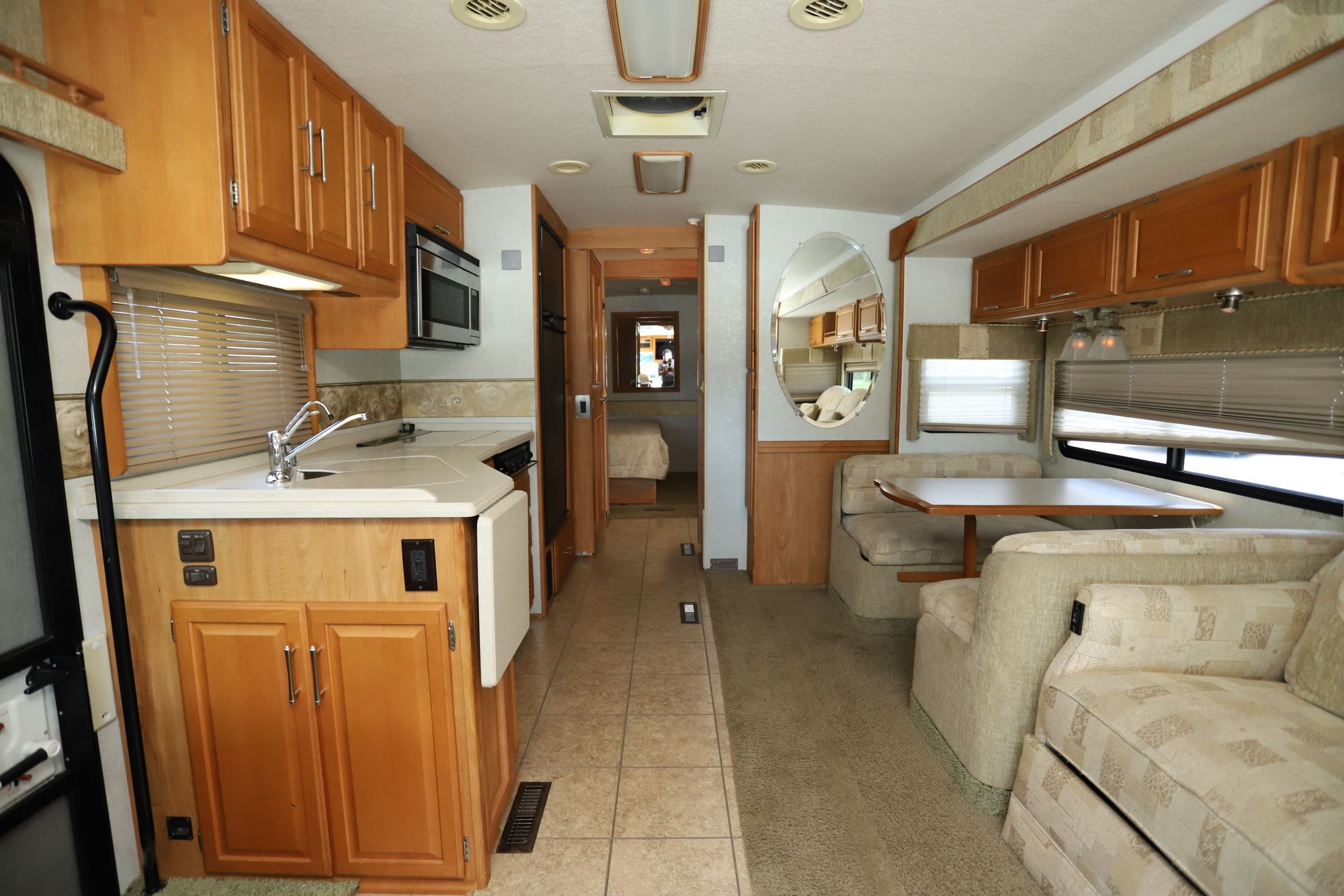 Used 2005 Winnebago Adventurer 33V Class A  For Sale