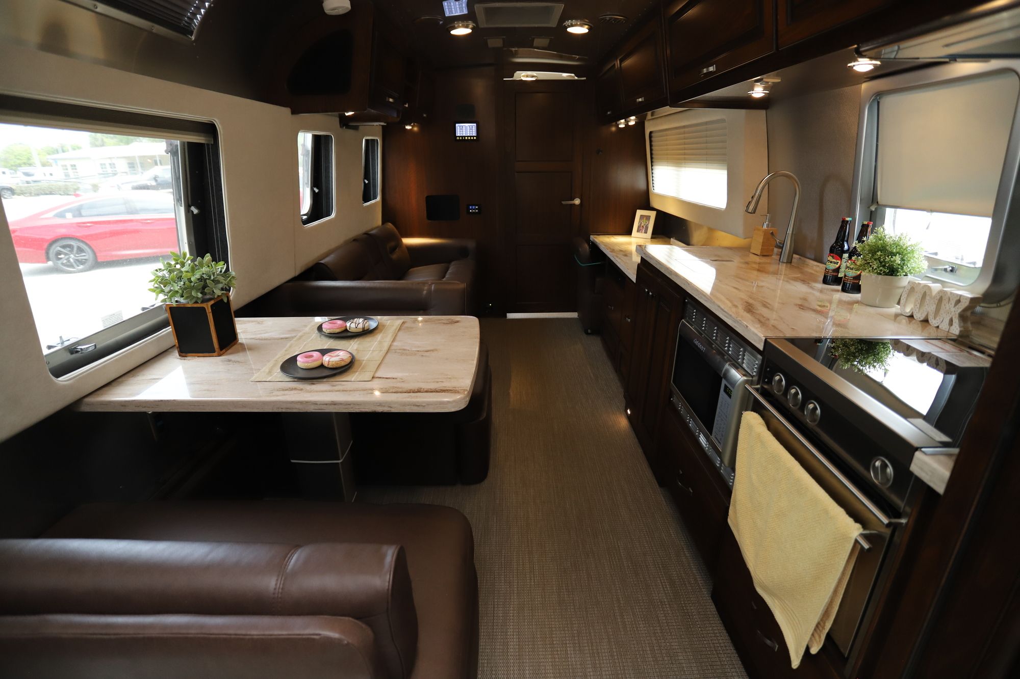 Used 2018 Airstream Classic 33FB Travel Trailer  For Sale