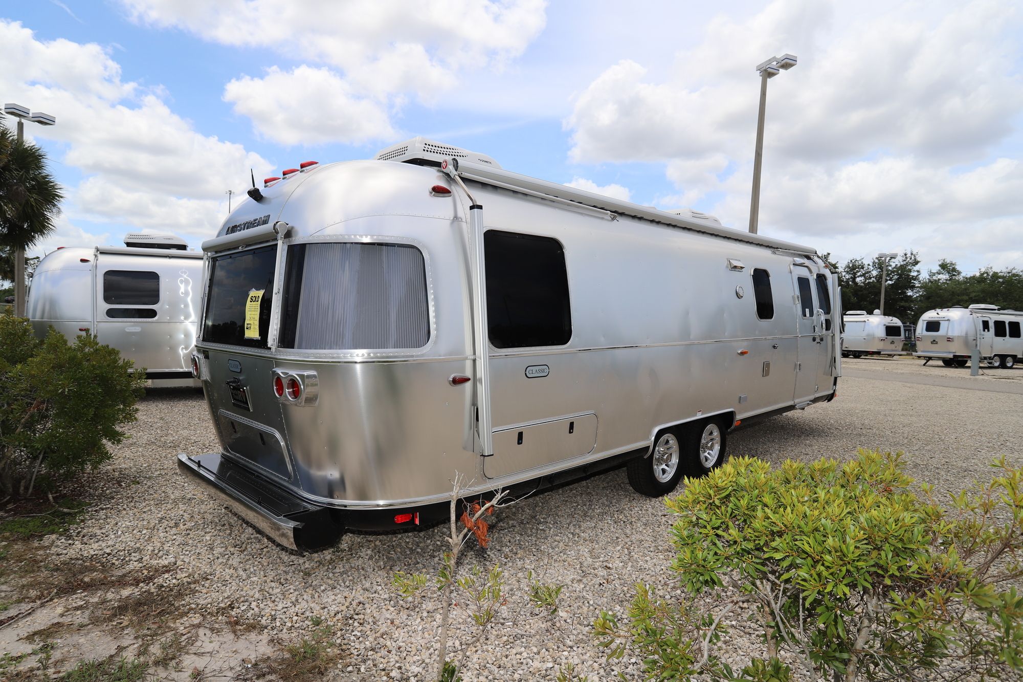 New 2021 Airstream Classic 30RB Travel Trailer  For Sale