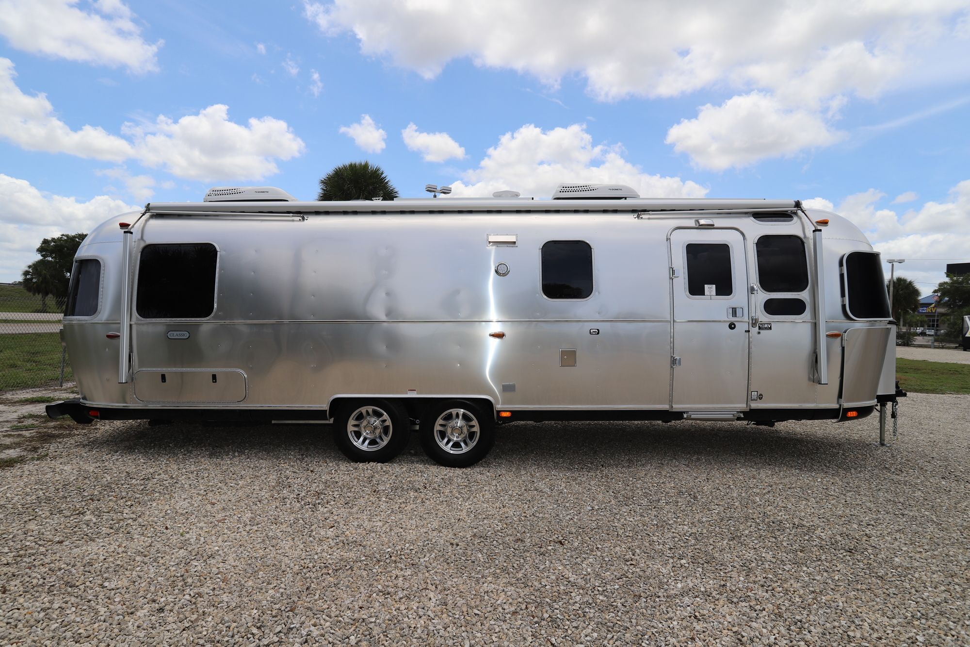 New 2021 Airstream Classic 30RB Travel Trailer  For Sale