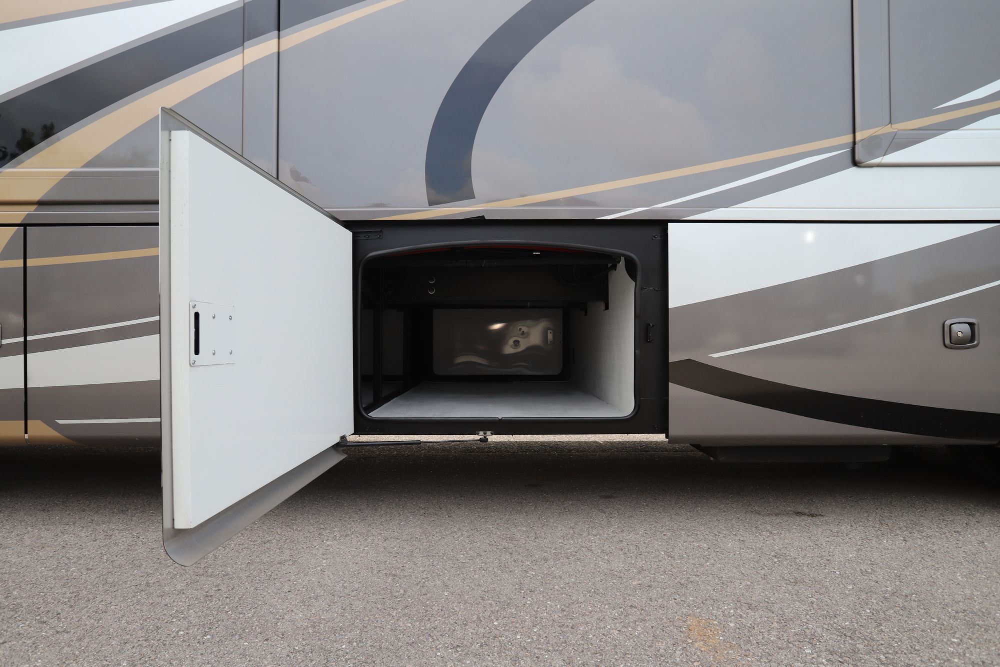 Used 2019 Thor Aria 4000 Class A  For Sale