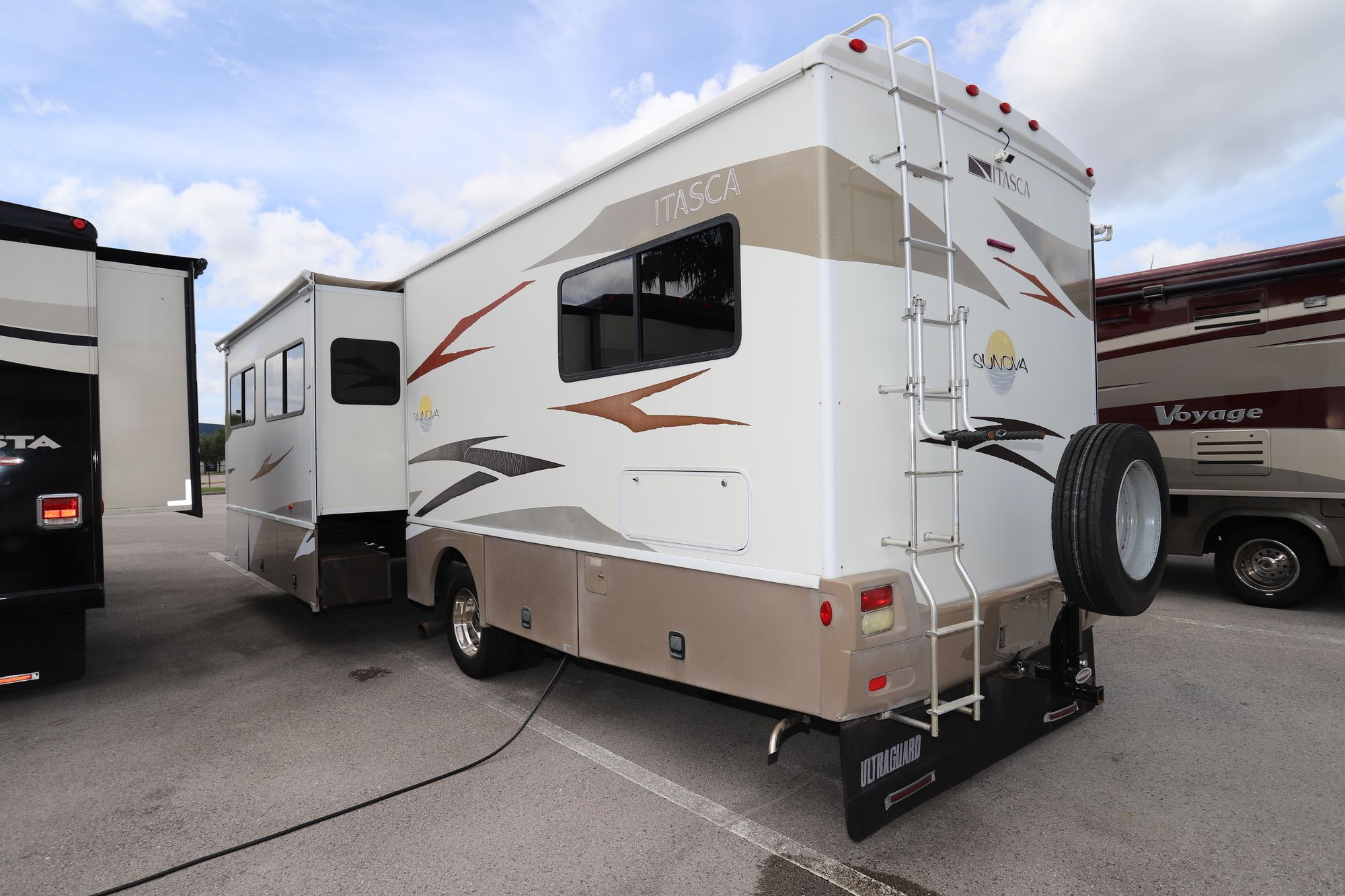 Used 2008 Itasca Sunova 35J Class A  For Sale