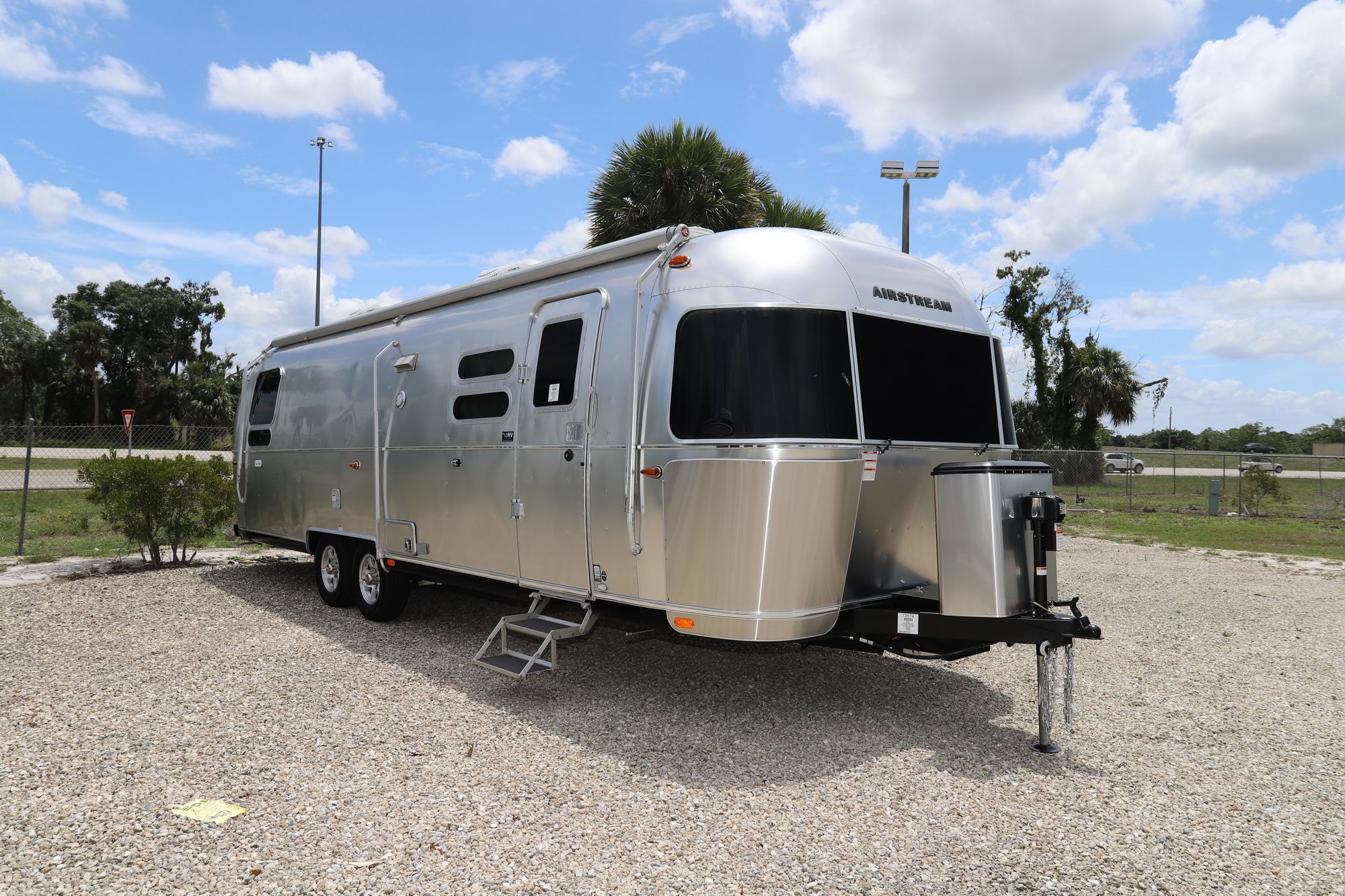 New 2021 Airstream Flying Cloud 30RB Travel Trailer  For Sale