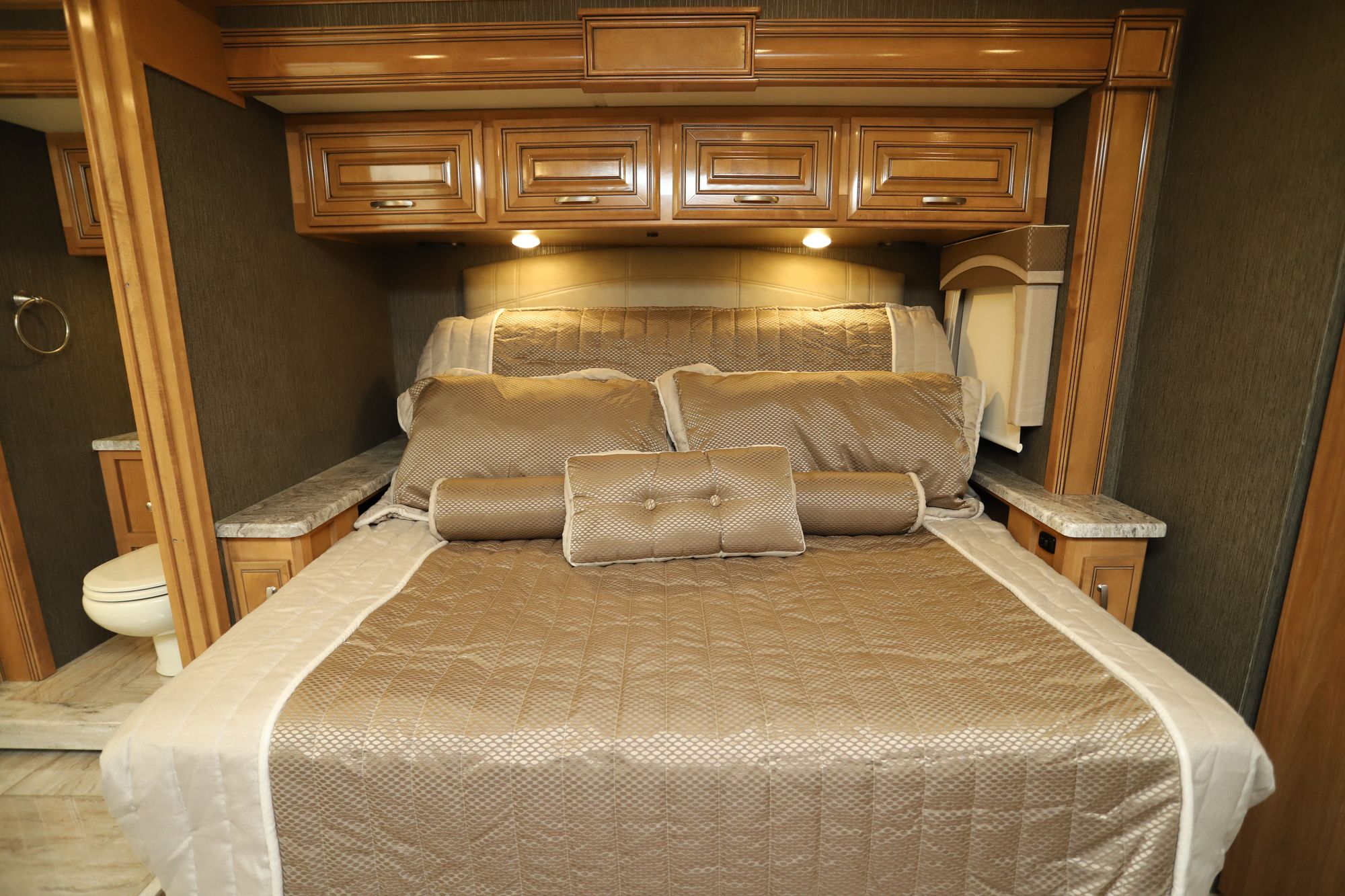 Used 2019 Thor Aria 4000 Class A  For Sale