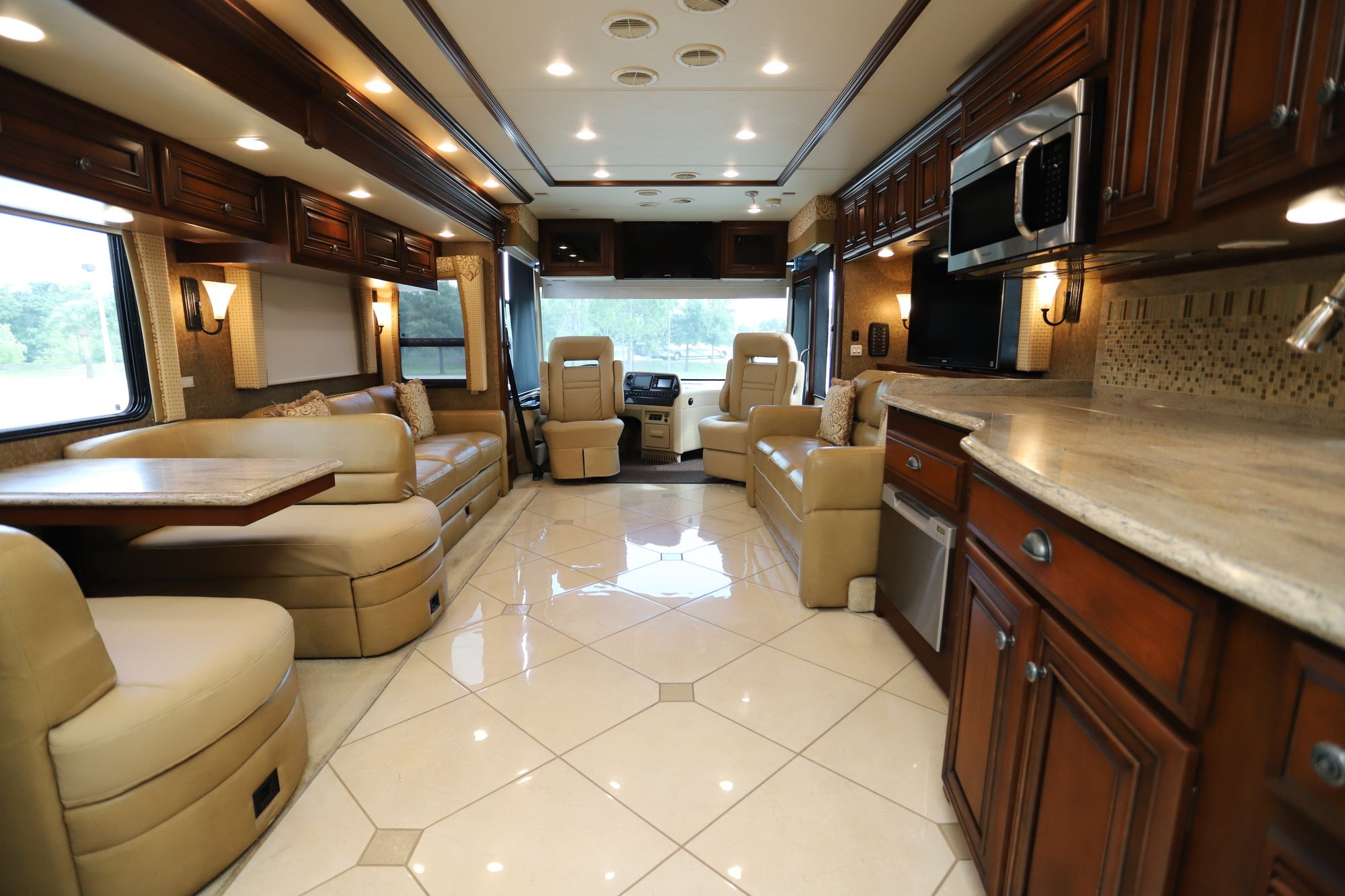 Used 2013 Newmar Dutch Star 4338 Class A  For Sale