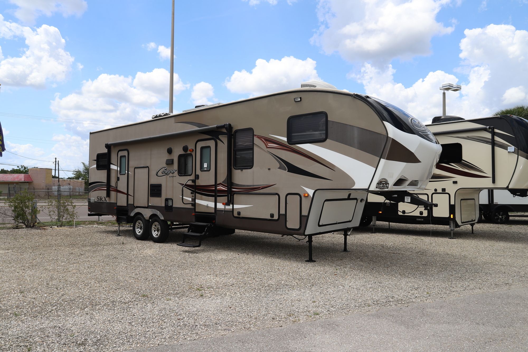 Used 2015 Keystone Cougar 326SRX Fifth Wheel  For Sale