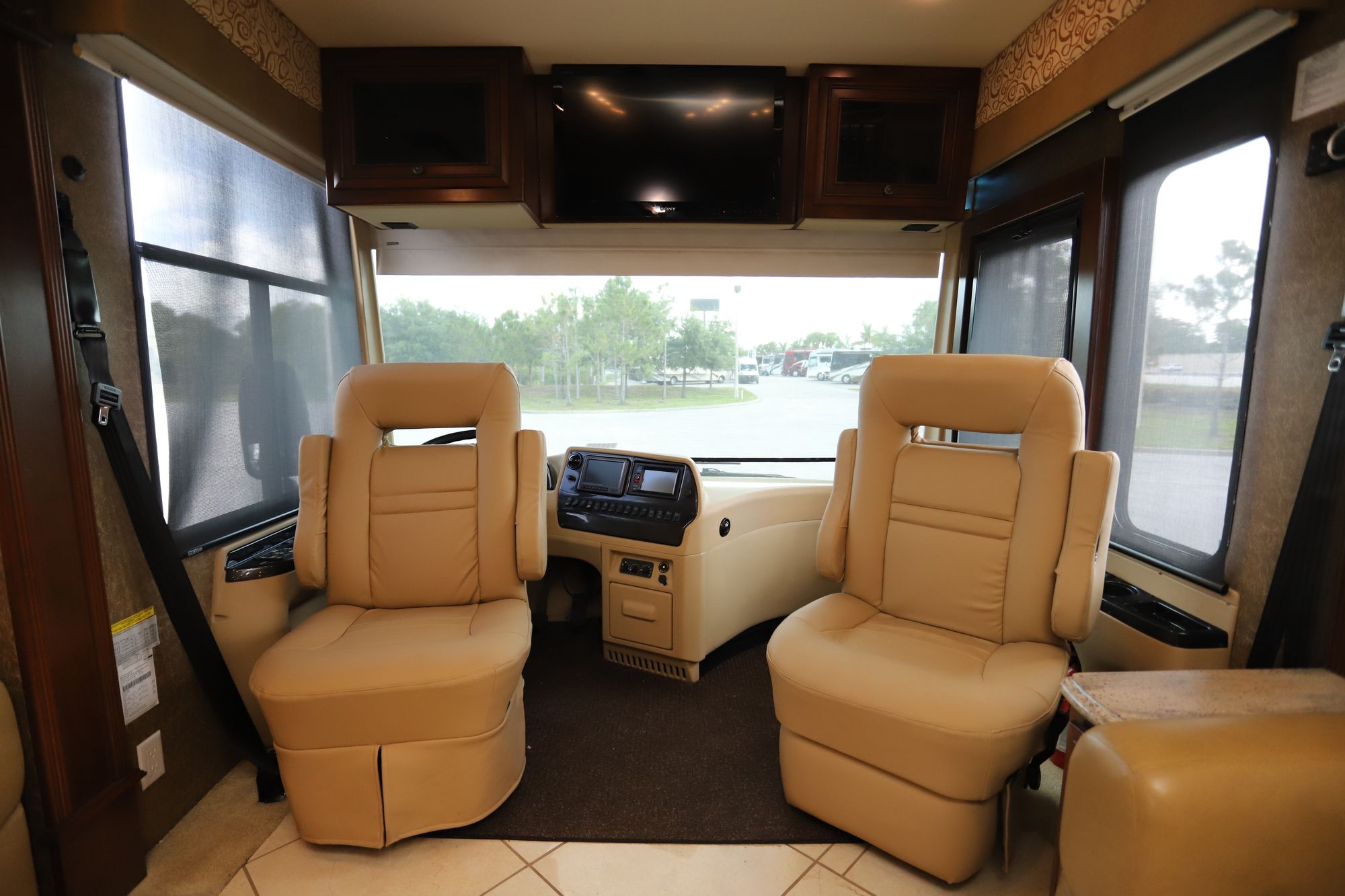 Used 2013 Newmar Dutch Star 4338 Class A  For Sale