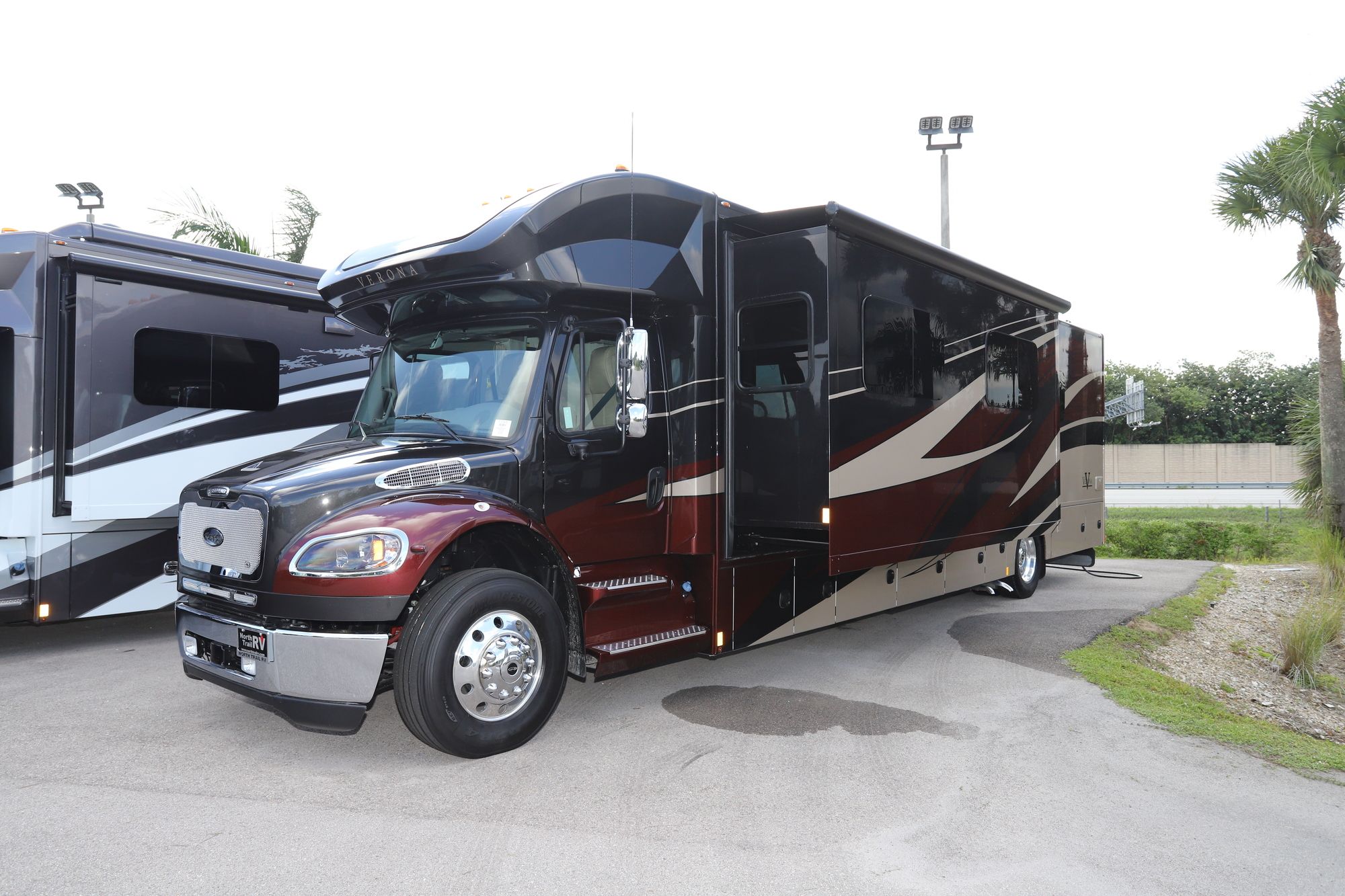 New 2022 Renegade Rv Verona 40VRB Super C  For Sale