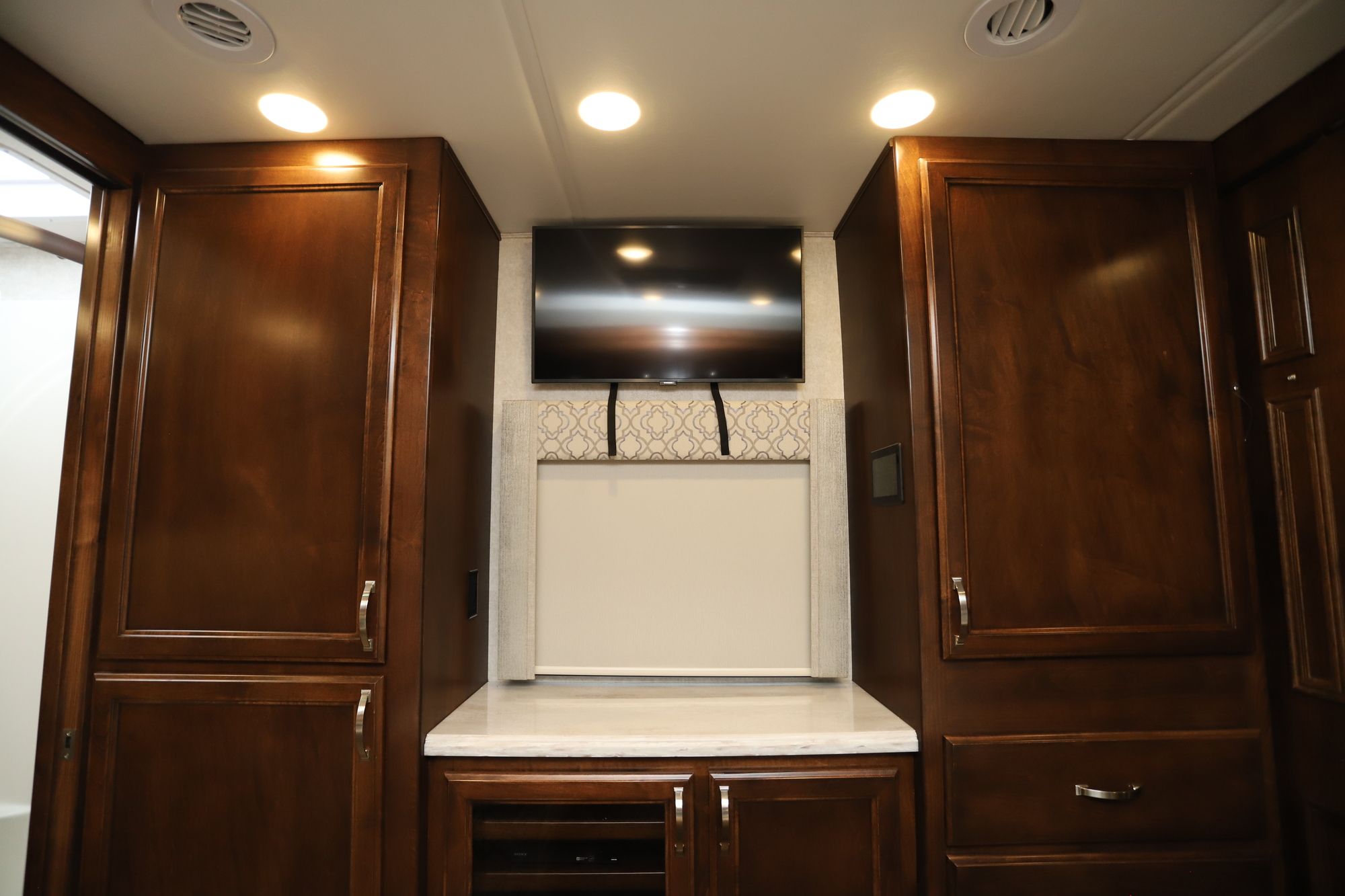 New 2022 Renegade Rv Verona 40VRB Super C  For Sale