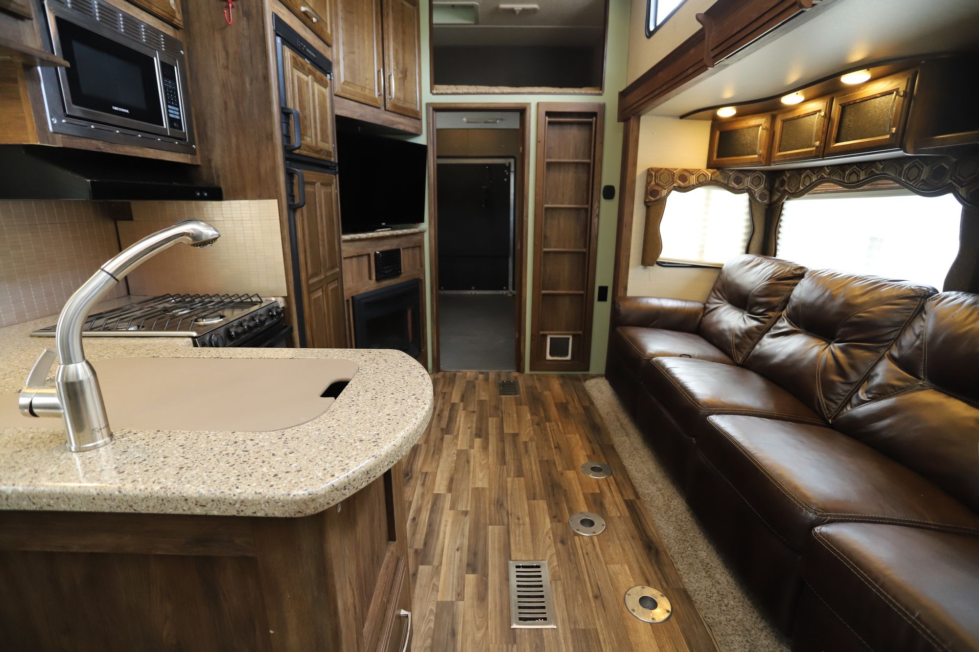 Used 2015 Keystone Cougar 326SRX Fifth Wheel  For Sale