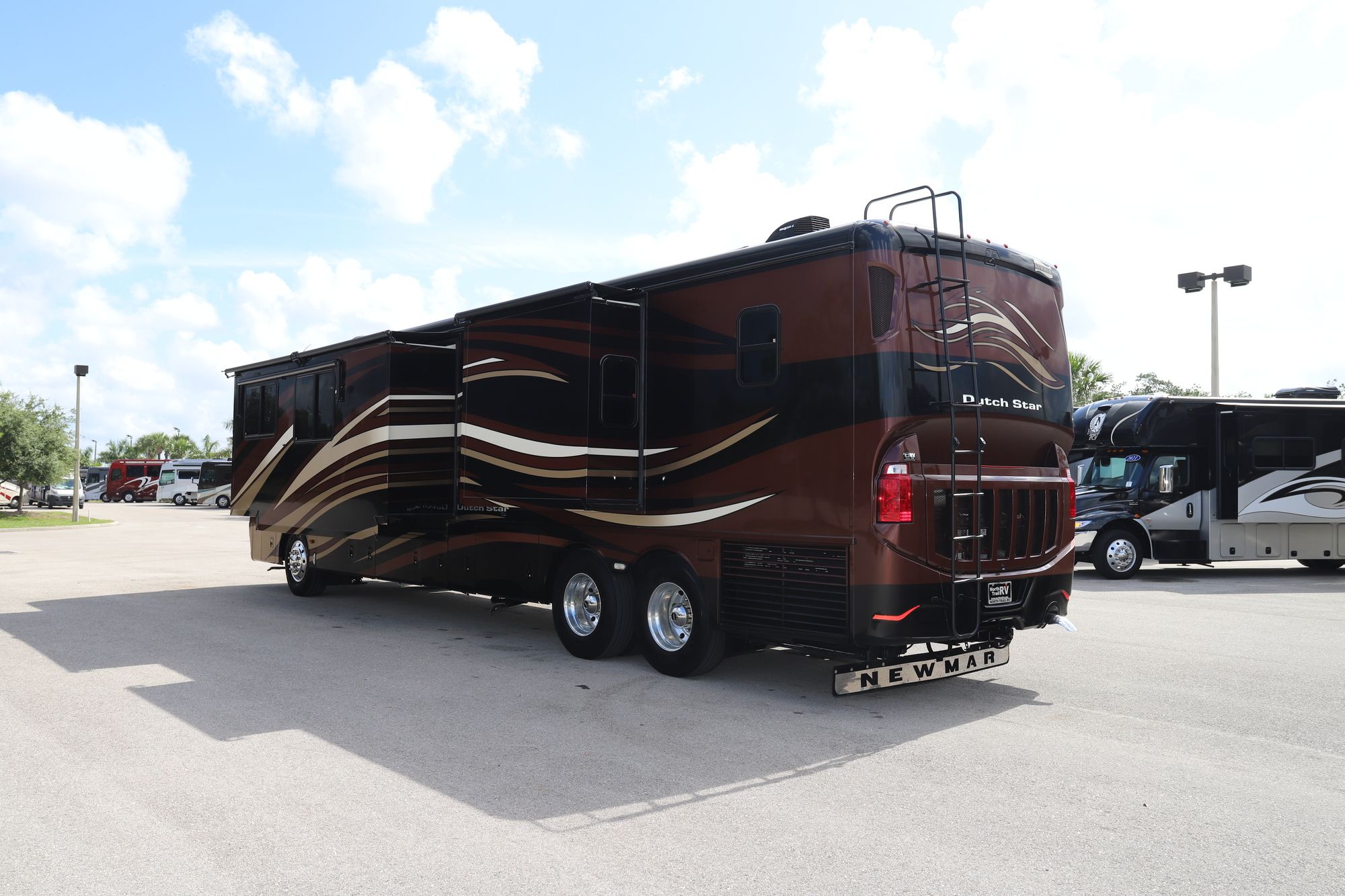 Used 2013 Newmar Dutch Star 4338 Class A  For Sale