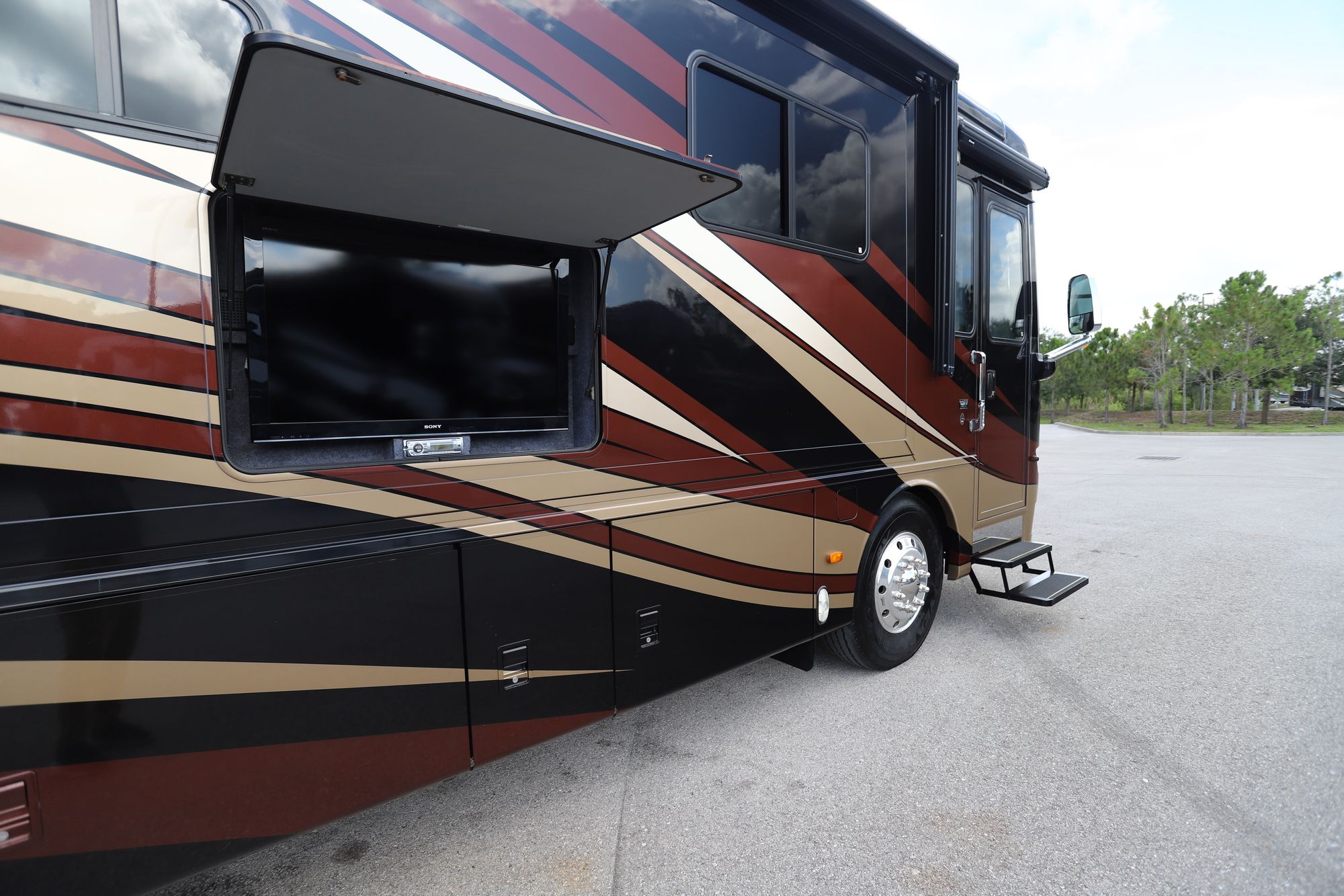 Used 2013 Newmar Dutch Star 4338 Class A  For Sale