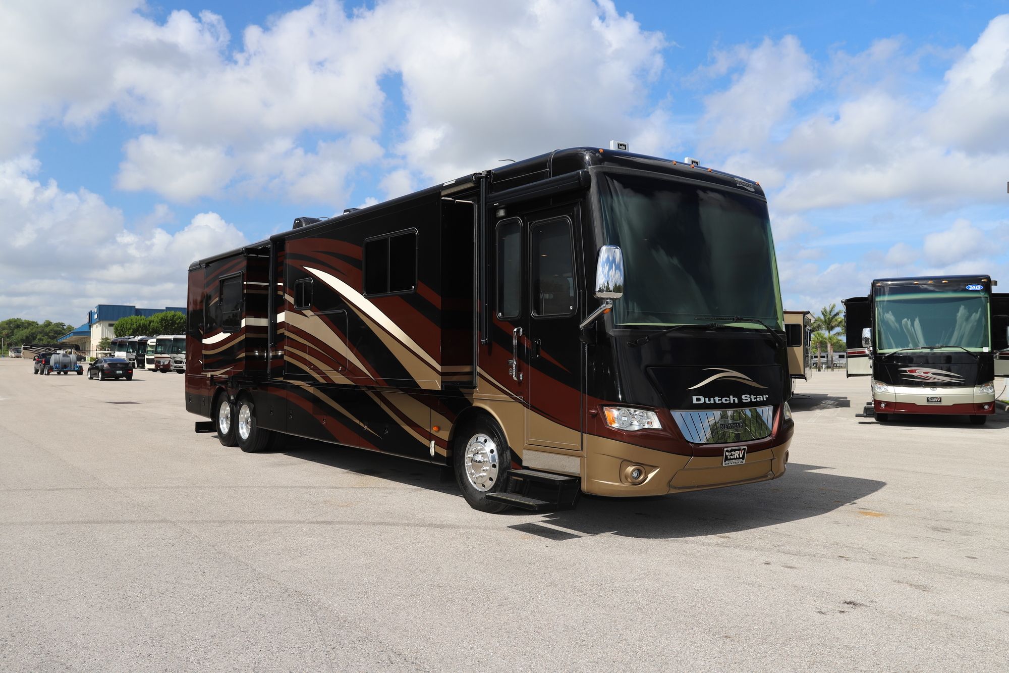 Used 2013 Newmar Dutch Star 4338 Class A  For Sale