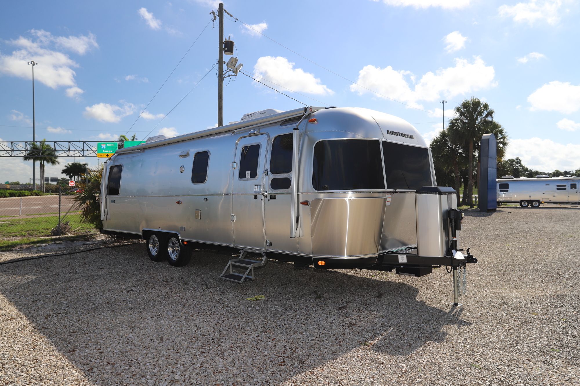 New 2021 Airstream Classic 30RB Travel Trailer  For Sale