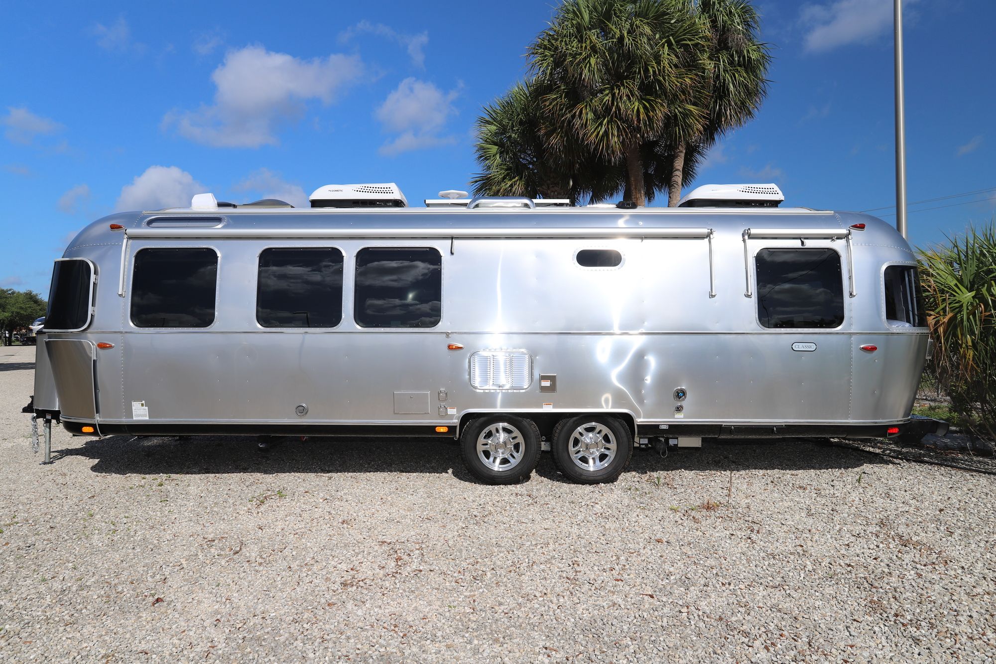 New 2021 Airstream Classic 30RB Travel Trailer  For Sale