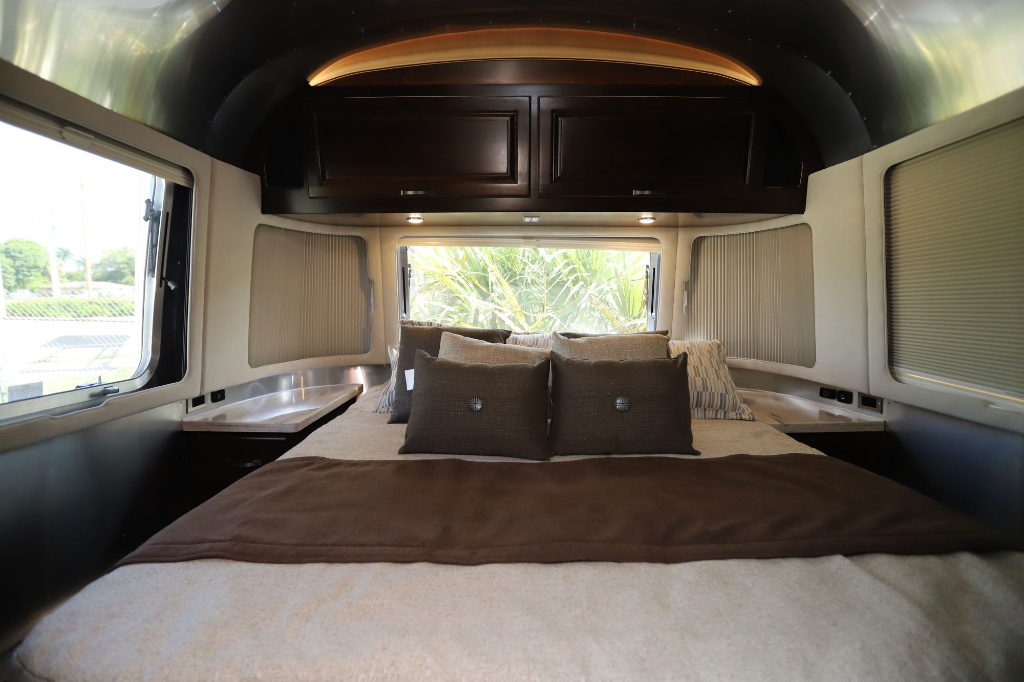 New 2021 Airstream Classic 30RB Travel Trailer  For Sale