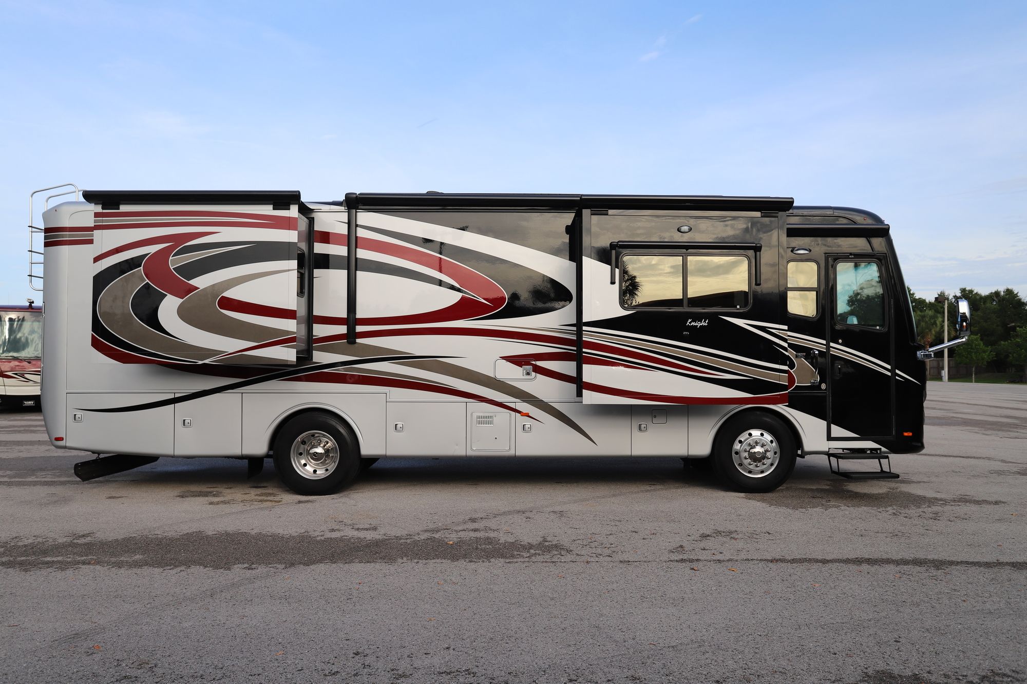 Used 2012 Monaco Knight 36PFT Class A  For Sale