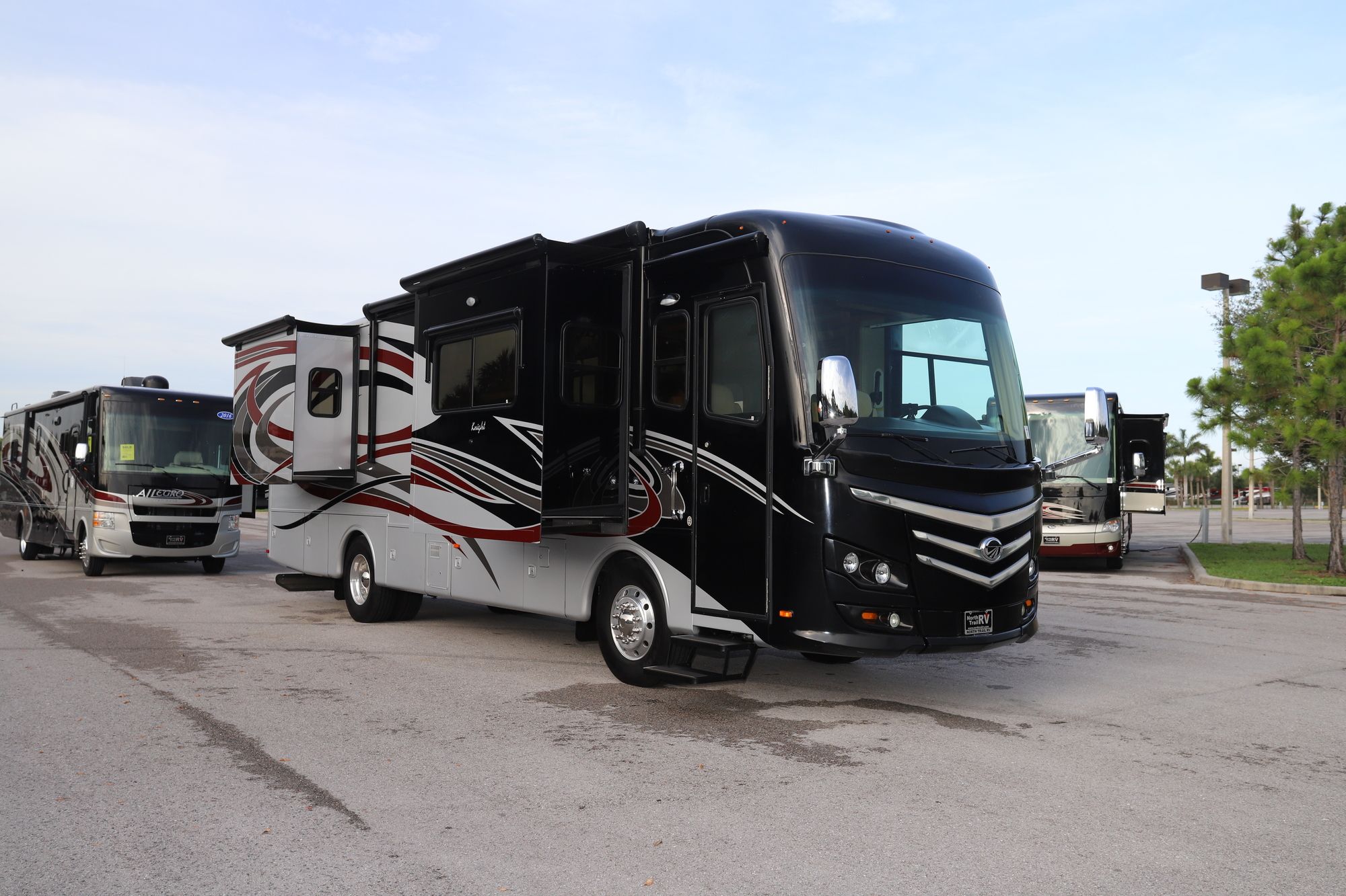 Used 2012 Monaco Knight 36PFT Class A  For Sale