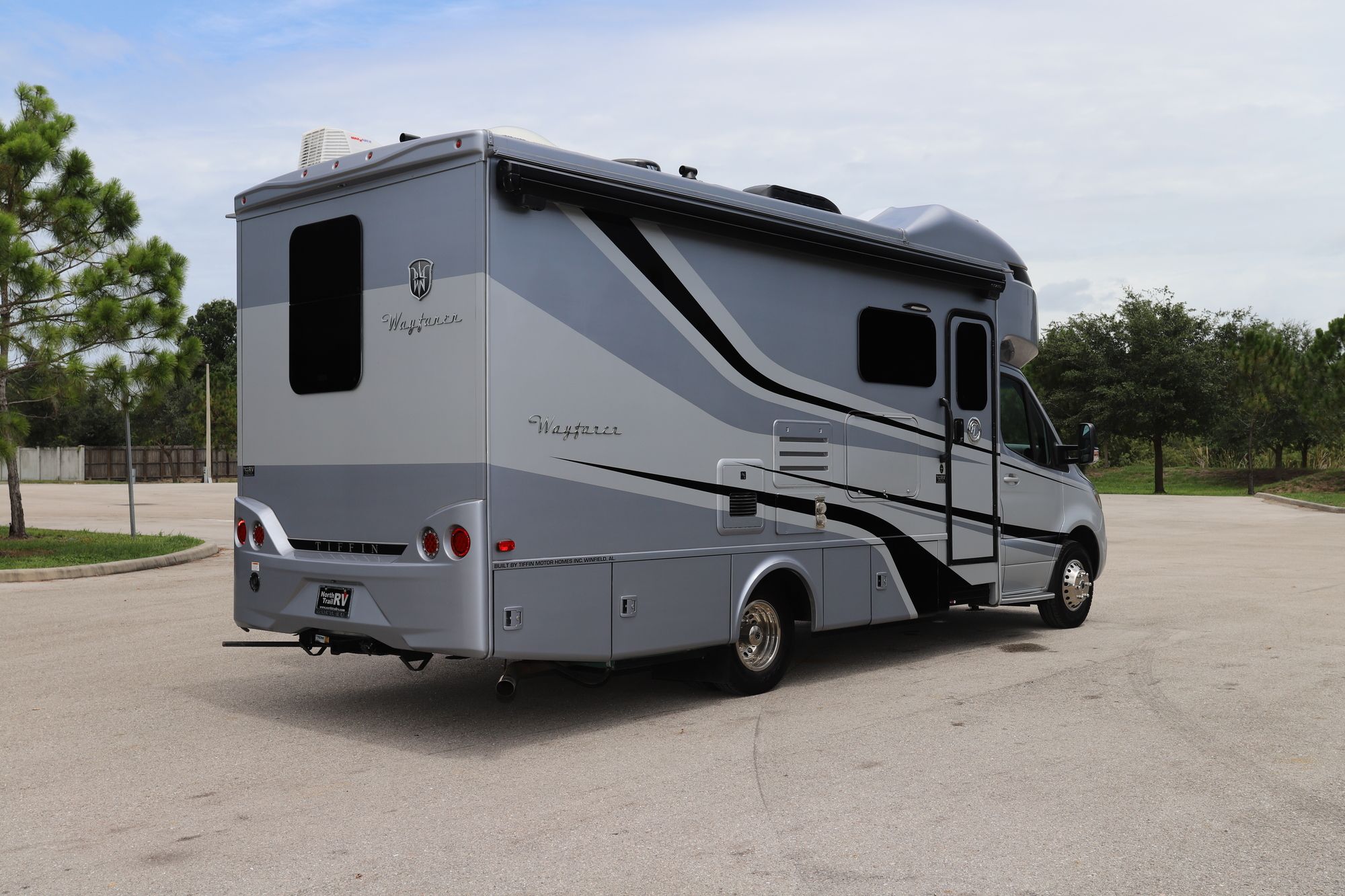 Used 2020 Tiffin Motor Homes Wayfarer 25RW Class C  For Sale