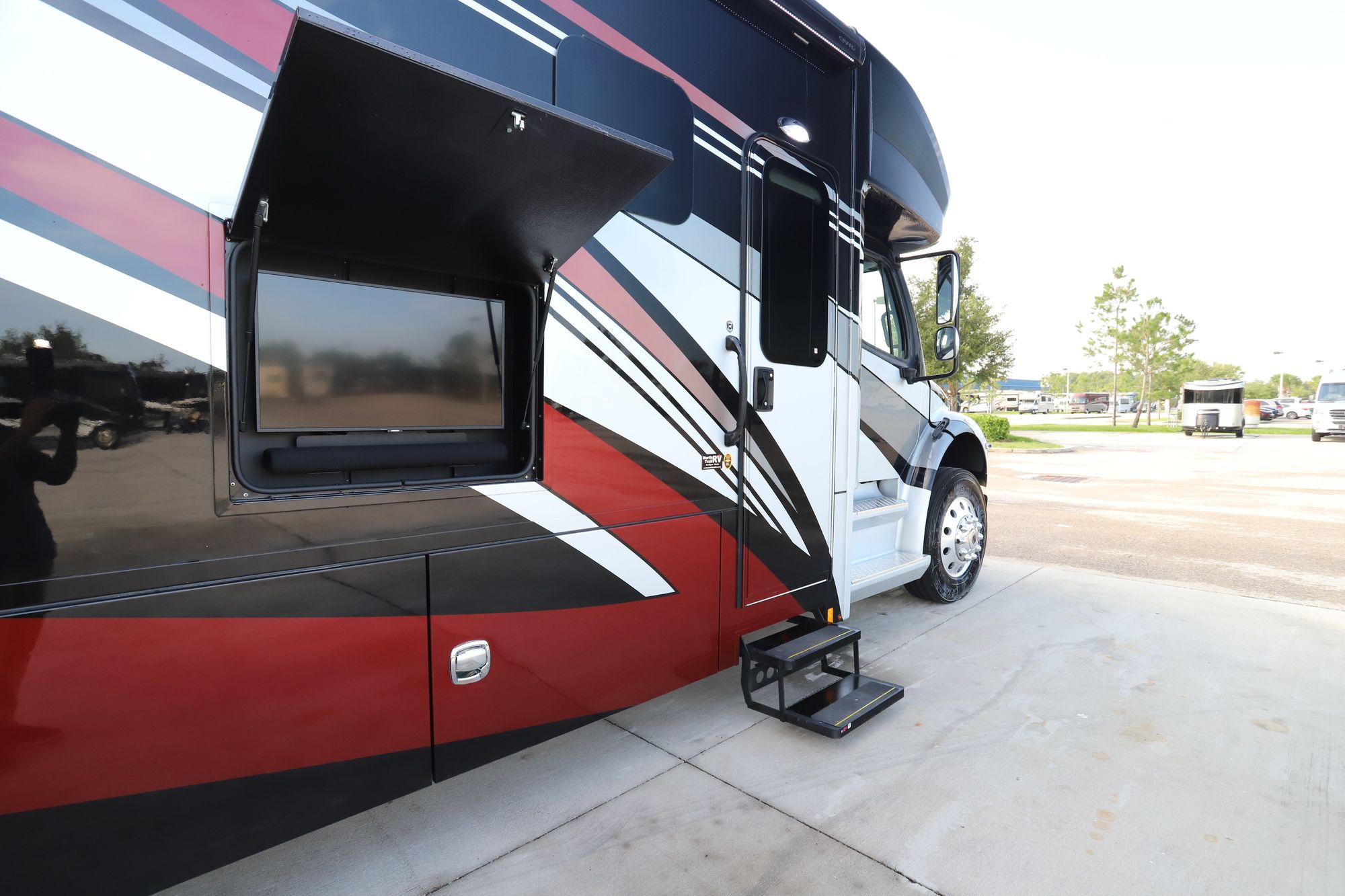 New 2021 Renegade Rv Verona 40VRB Super C  For Sale